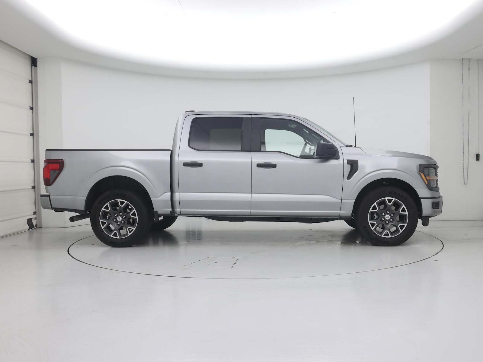 2025 Ford F-150 STX - Photo 8