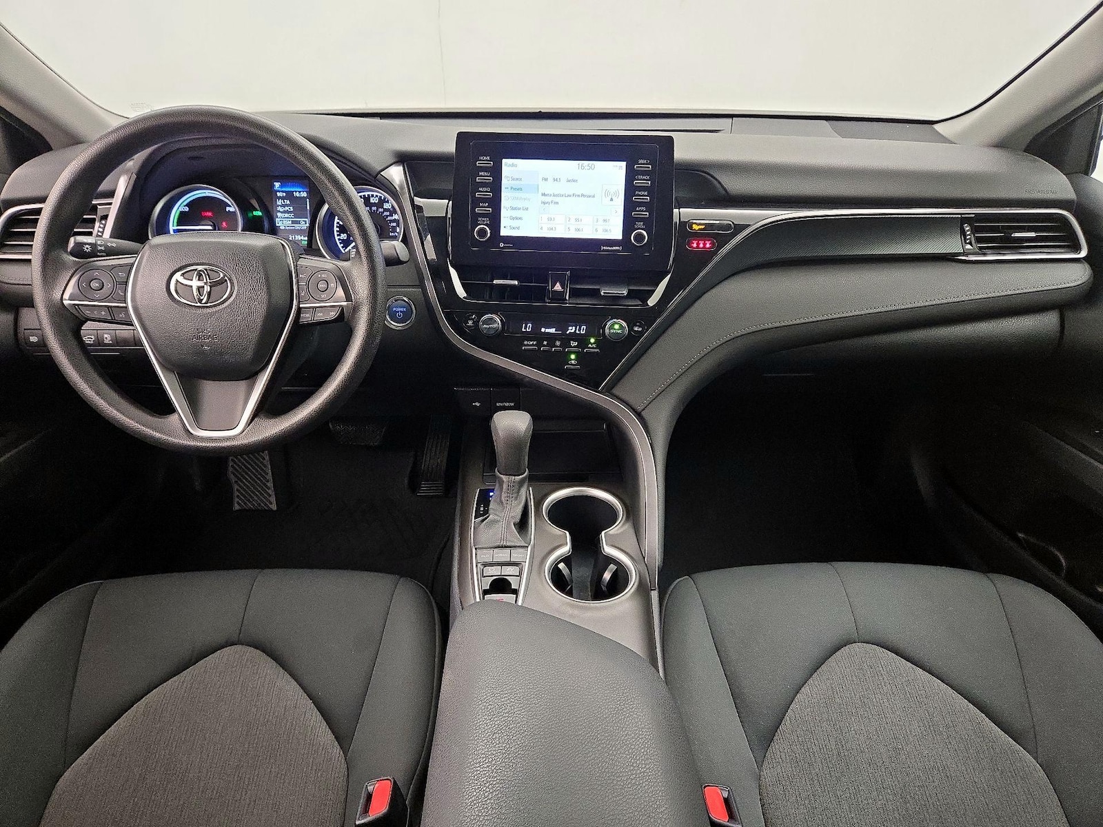2023 Toyota Camry LE - Photo 10