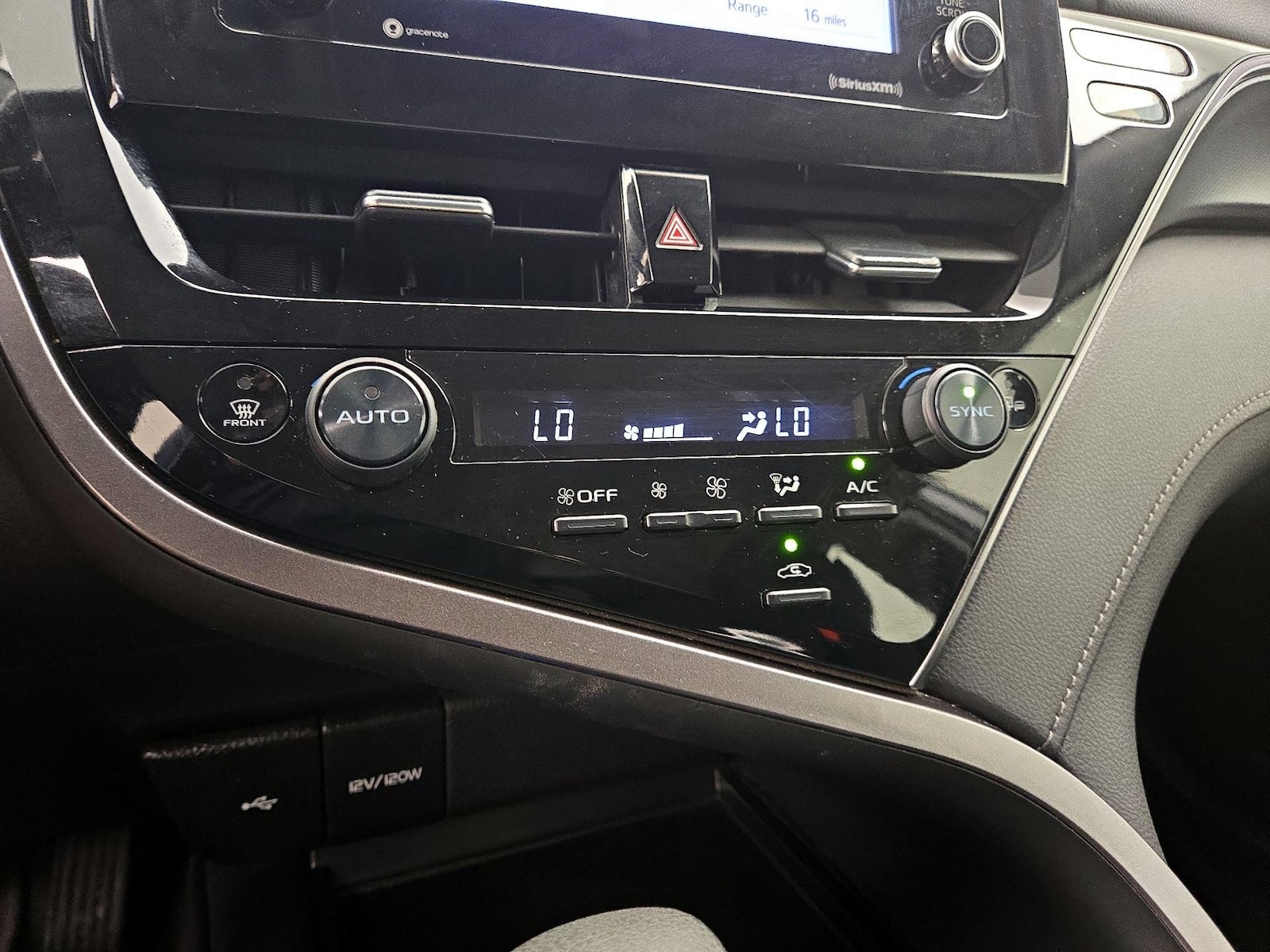 2023 Toyota Camry LE - Photo 17