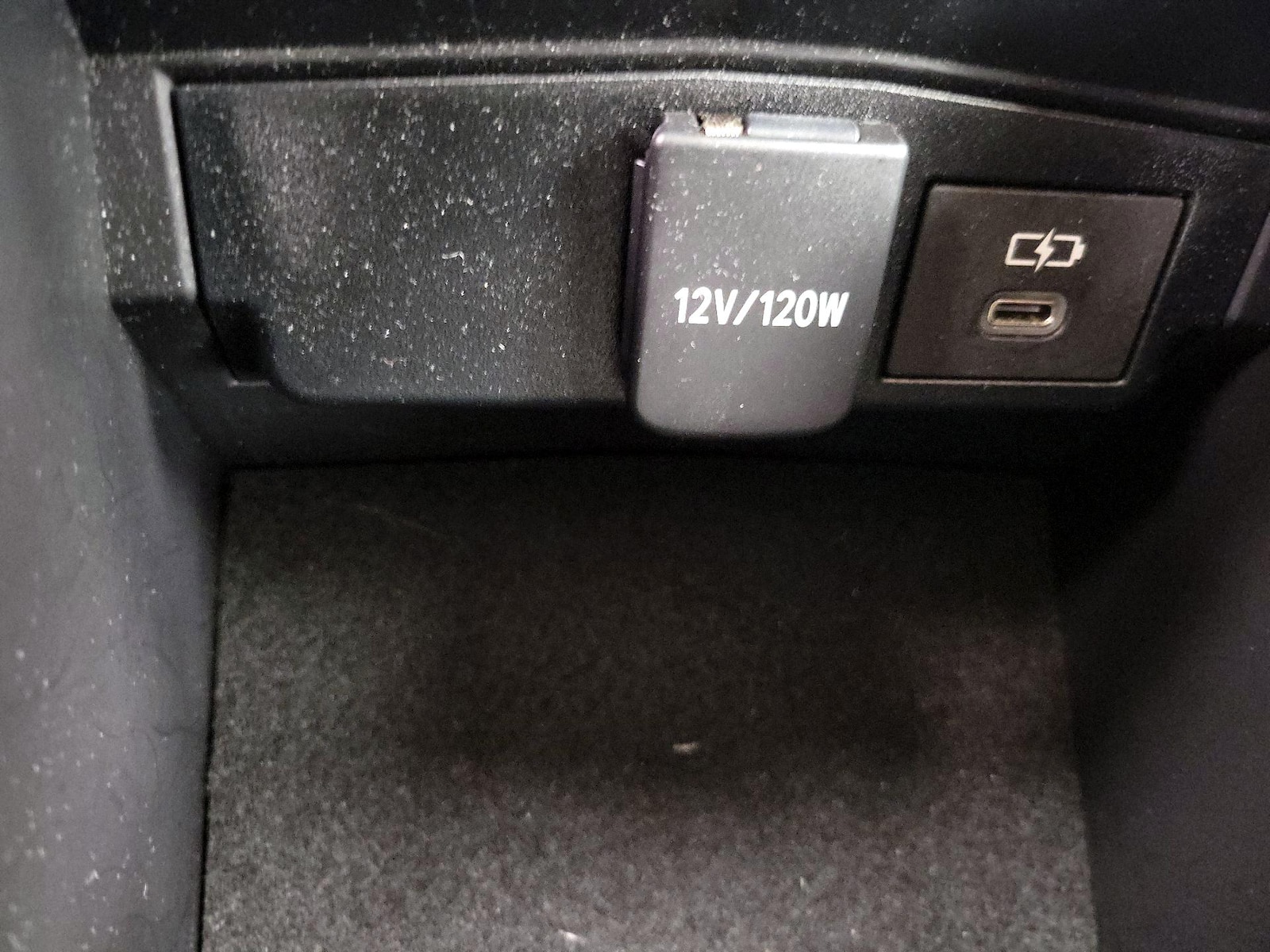 2025 Toyota Corolla LE - Photo 19