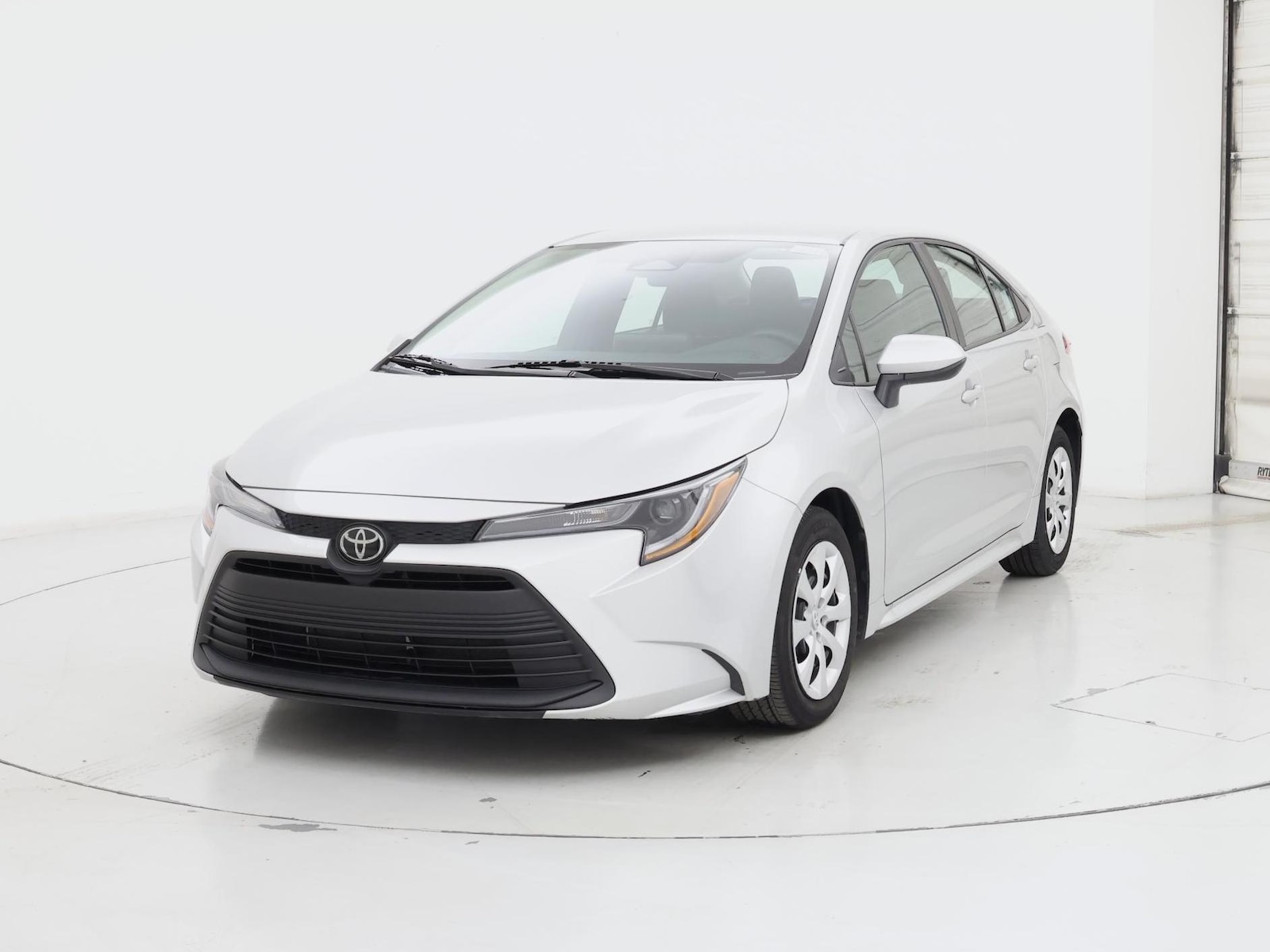 2025 Toyota Corolla LE - Photo 5