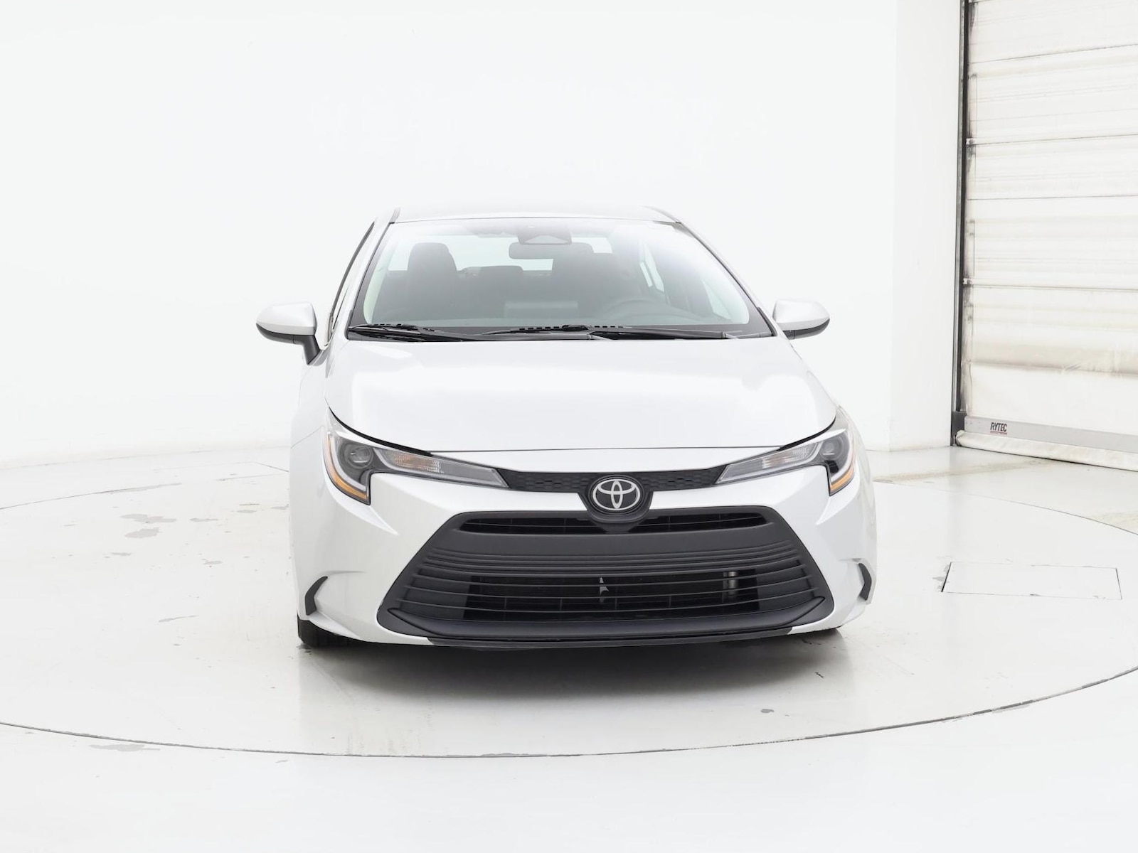 2025 Toyota Corolla LE - Photo 6