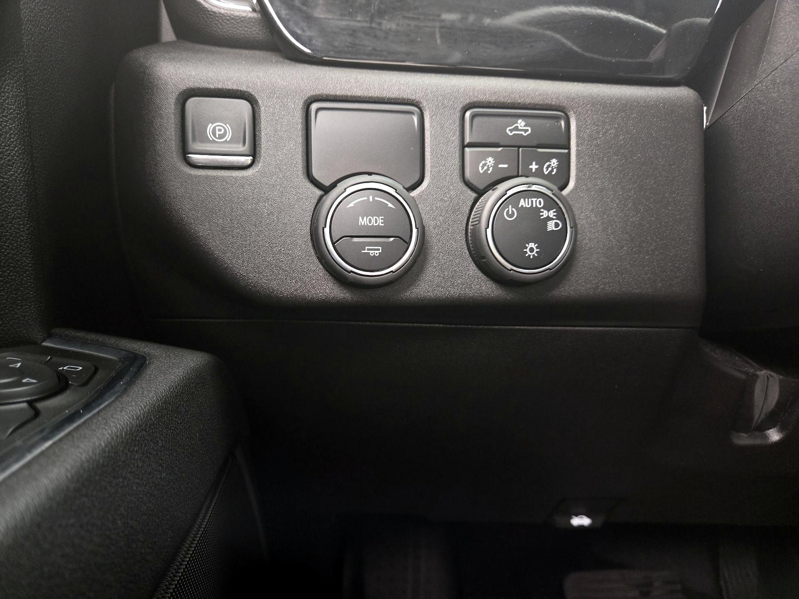 2025 Chevrolet Silverado 1500 LT - Photo 14