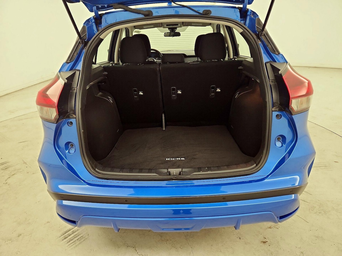 Trunk/Cargo (Seats Up)