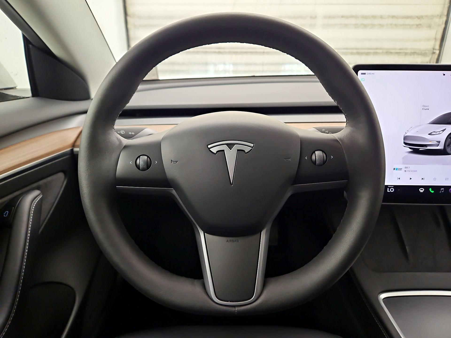 Thumbnail: 2023 Tesla Model 3 - 10