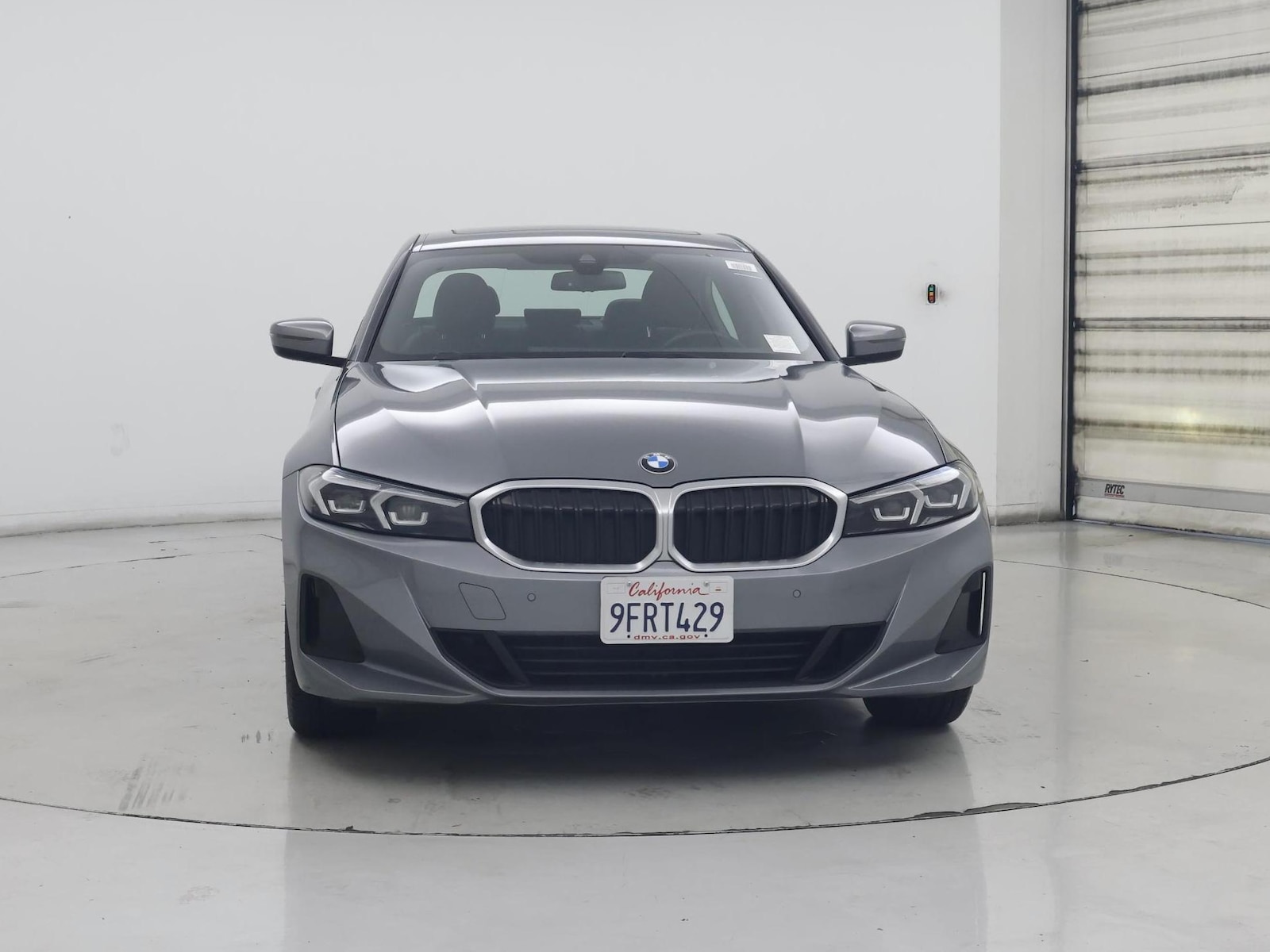 2023 BMW 3 Series 330i - Photo 6