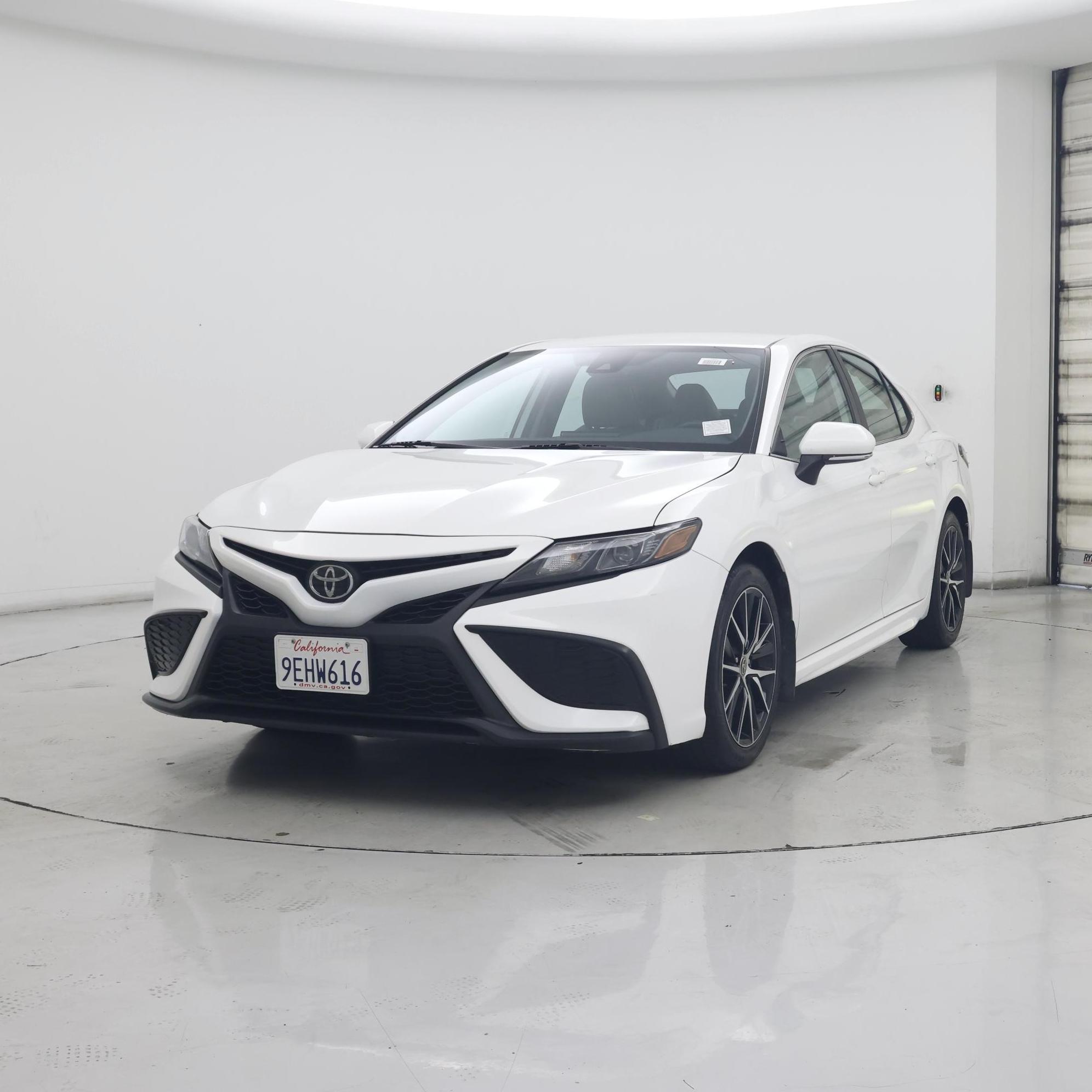 Thumbnail: 2023 Toyota Camry - 4