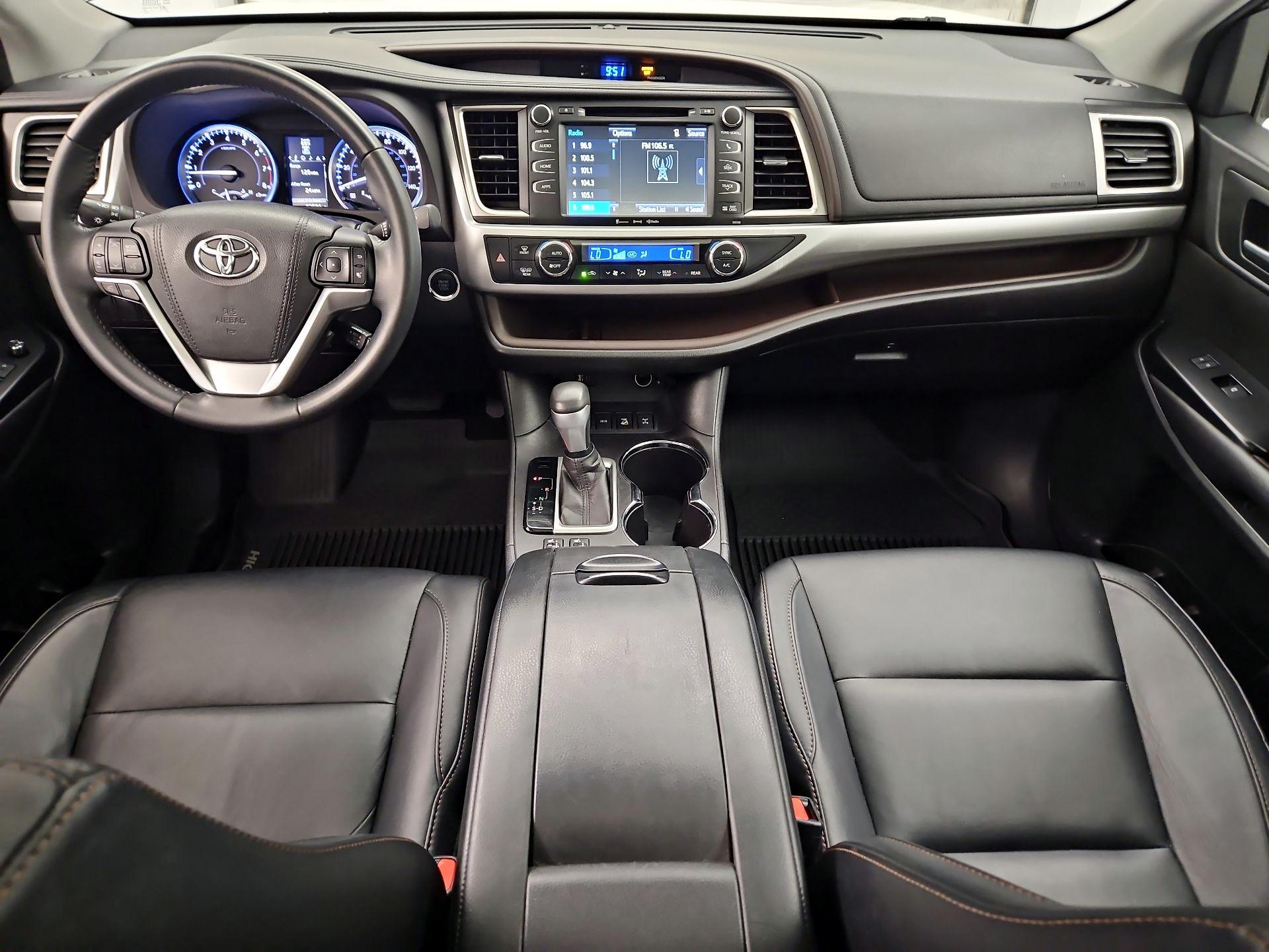 Thumbnail: 2016 Toyota Highlander - 9
