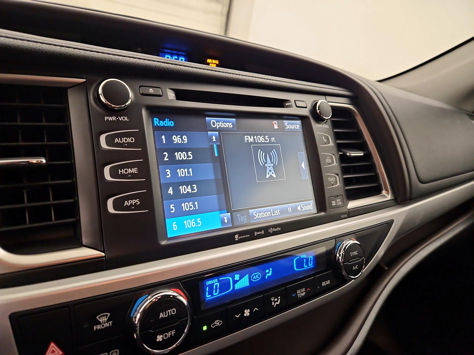 Thumbnail: 2016 Toyota Highlander - 15