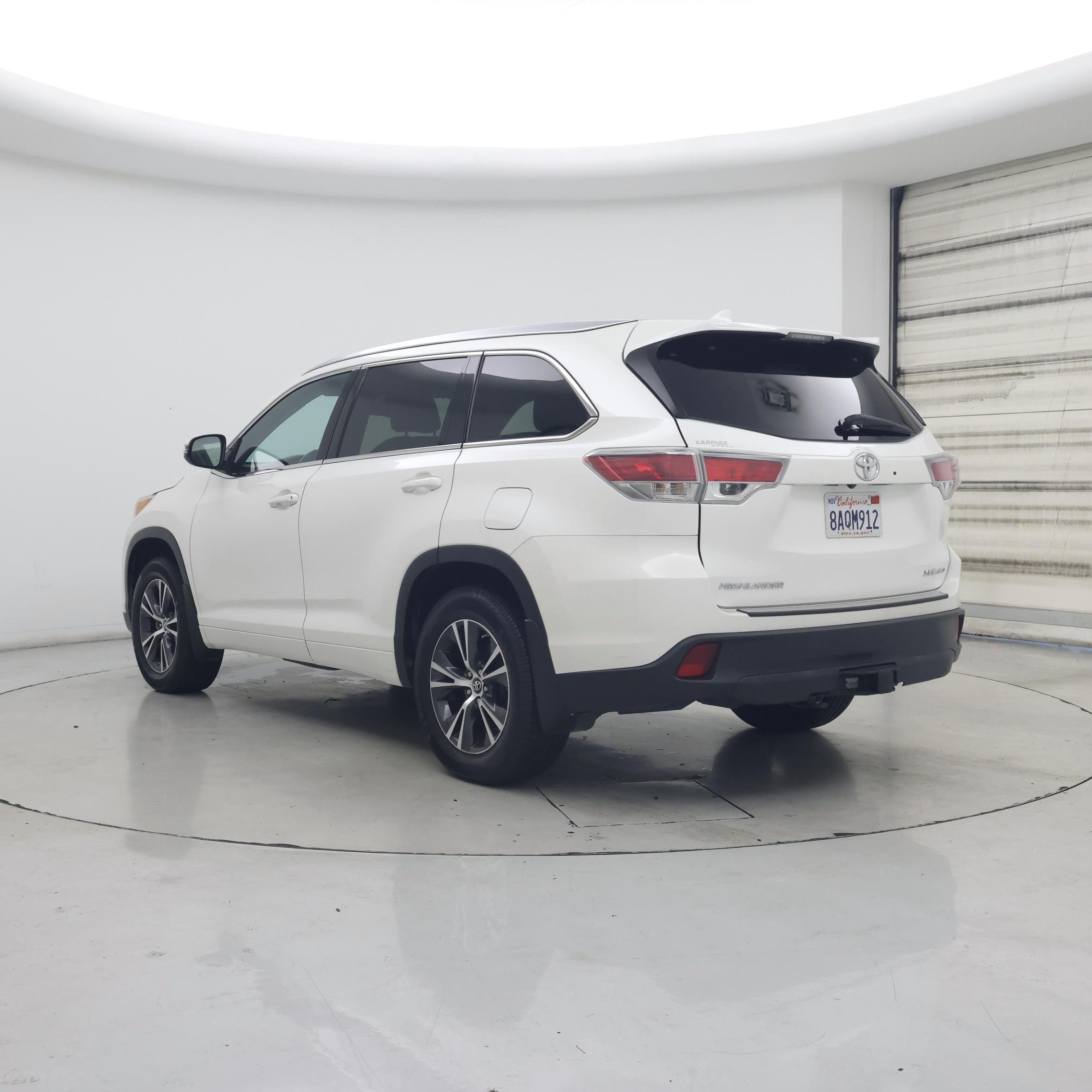 Thumbnail: 2016 Toyota Highlander - 2