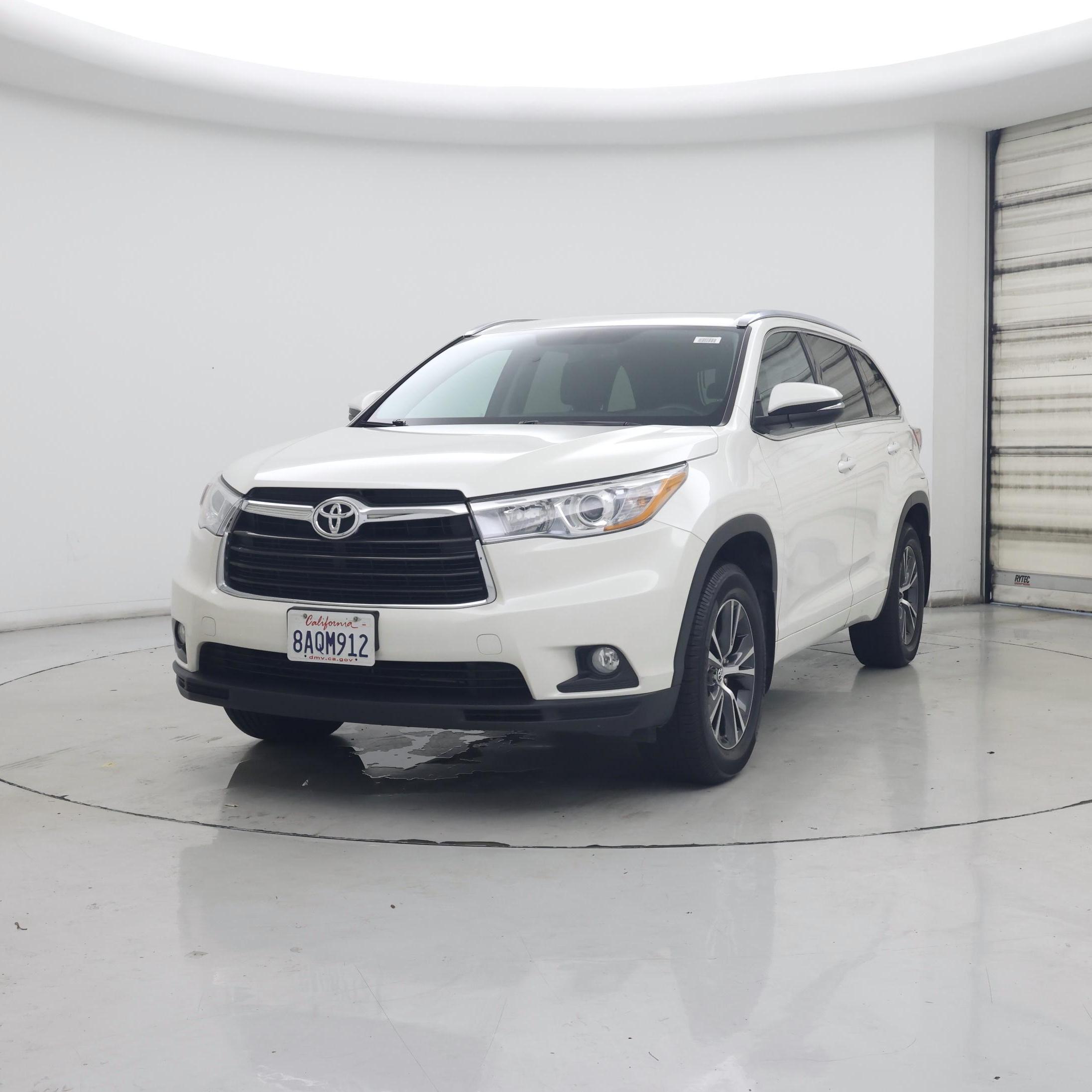 Thumbnail: 2016 Toyota Highlander - 4