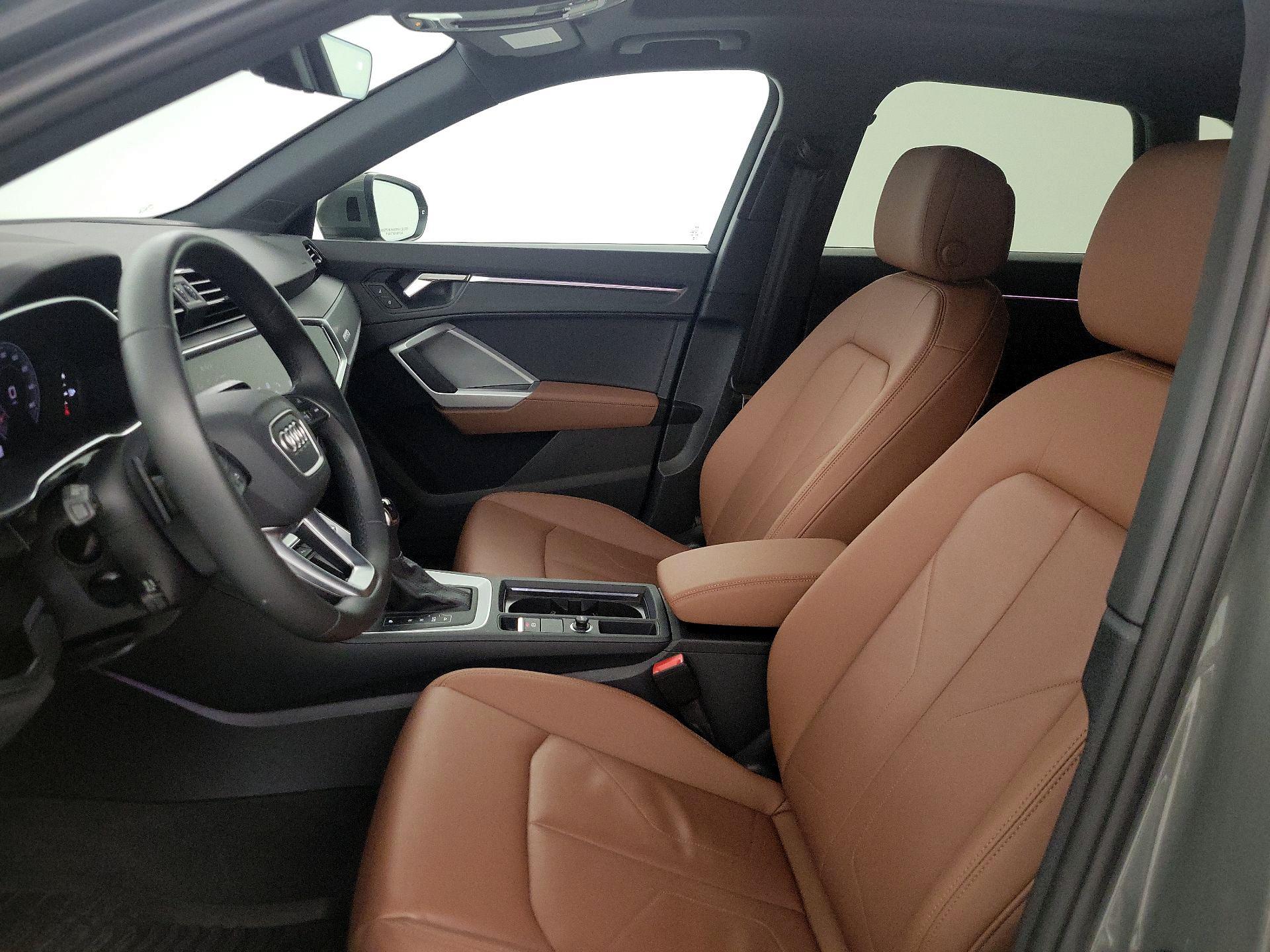 Thumbnail: 2025 Audi Q3 - 11
