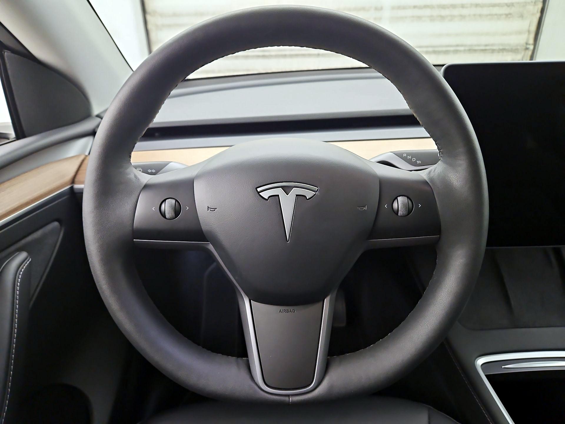Thumbnail: 2023 Tesla Model Y - 10