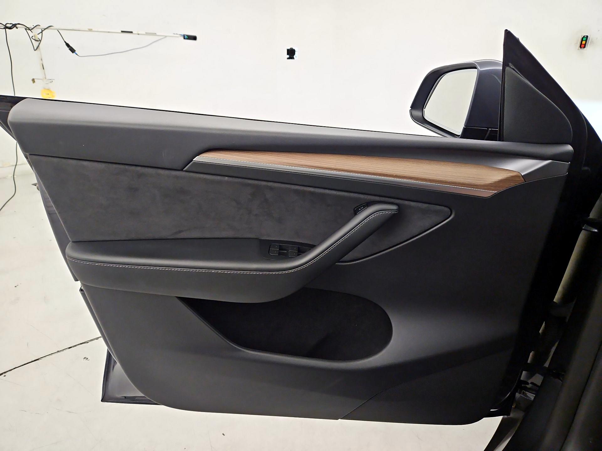 Thumbnail: 2023 Tesla Model Y - 12