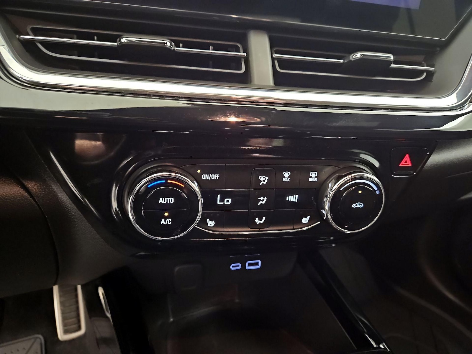 2025 Chevrolet Trax RS - Photo 17