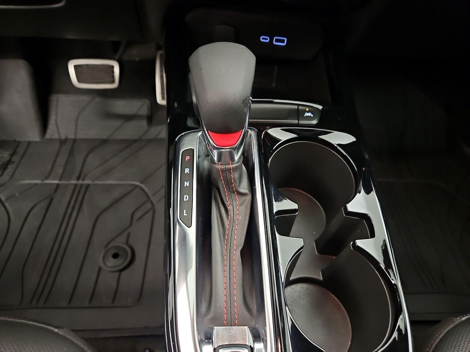 2025 Chevrolet Trax RS - Photo 18