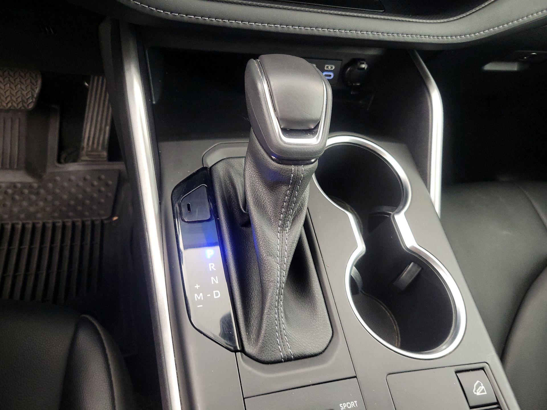 Thumbnail: 2023 Toyota Highlander - 17