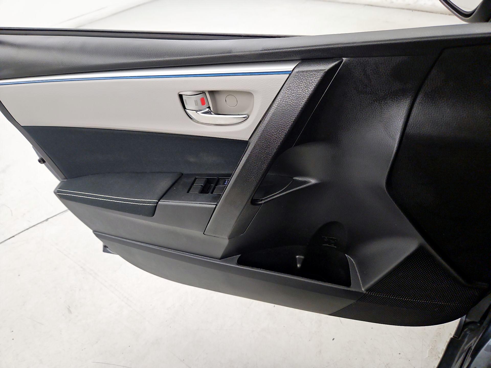 Thumbnail: 2016 Toyota Corolla - 12