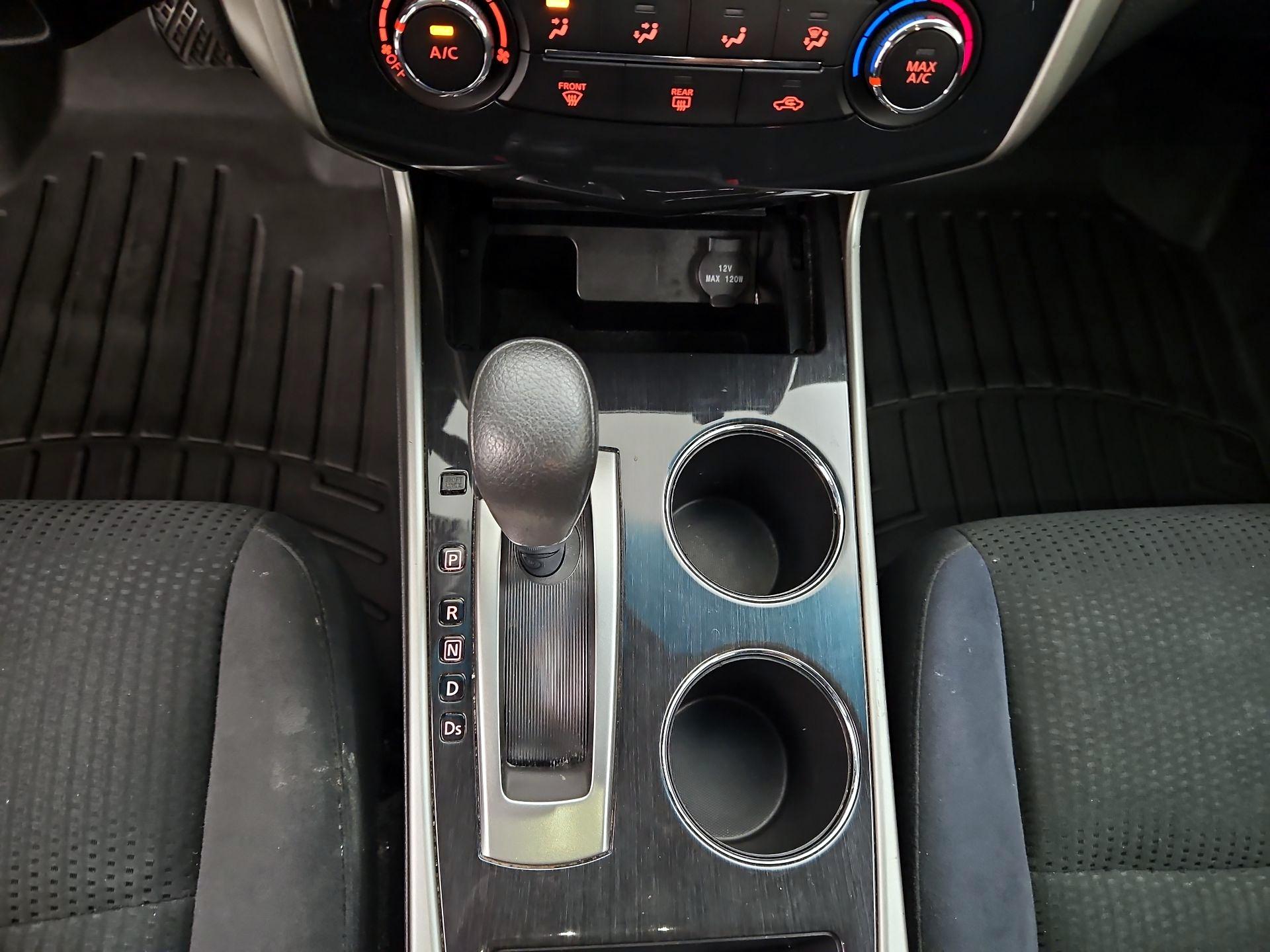 Thumbnail: 2014 Nissan Altima - 16