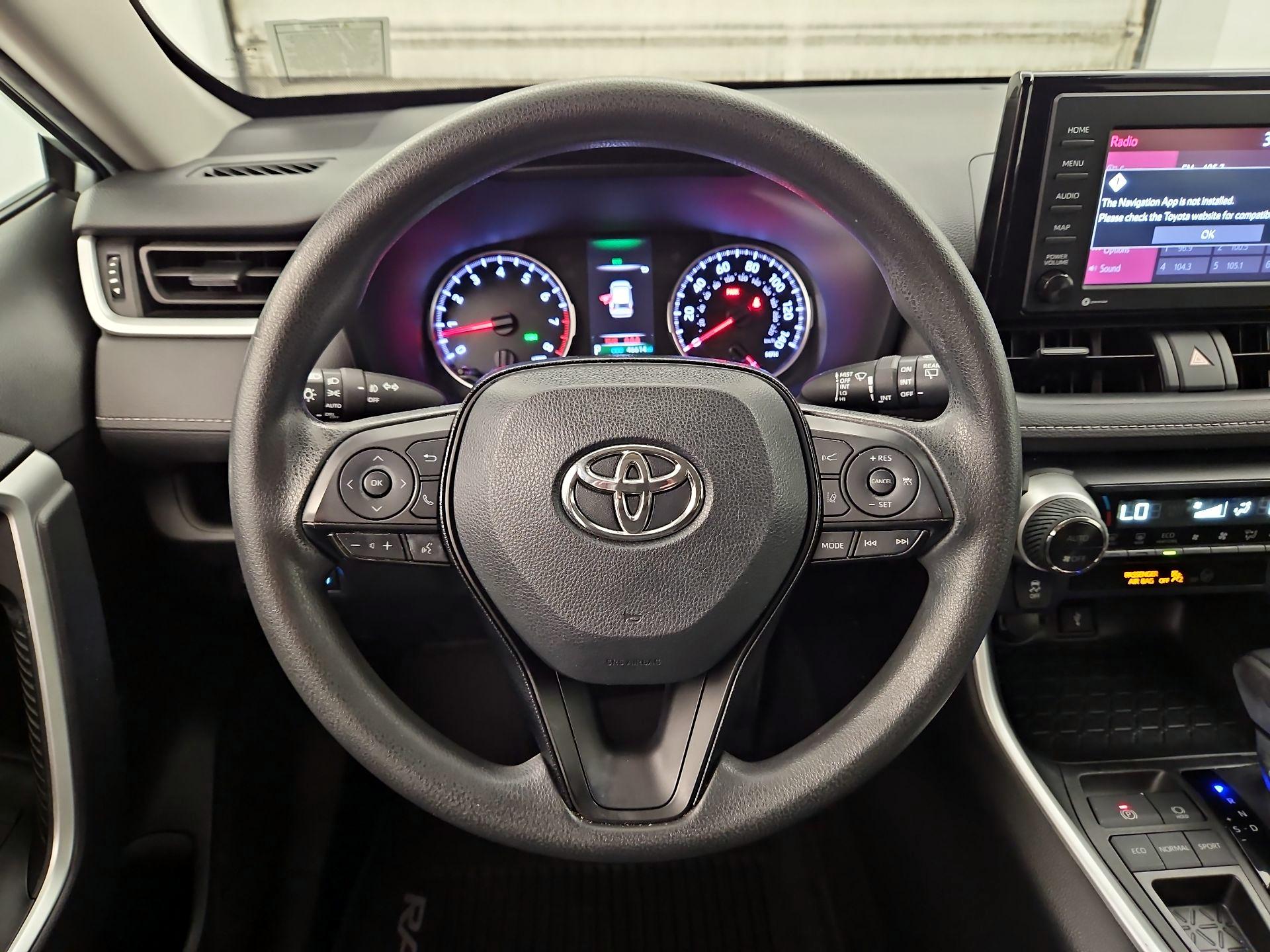 Thumbnail: 2020 Toyota RAV4 - 10