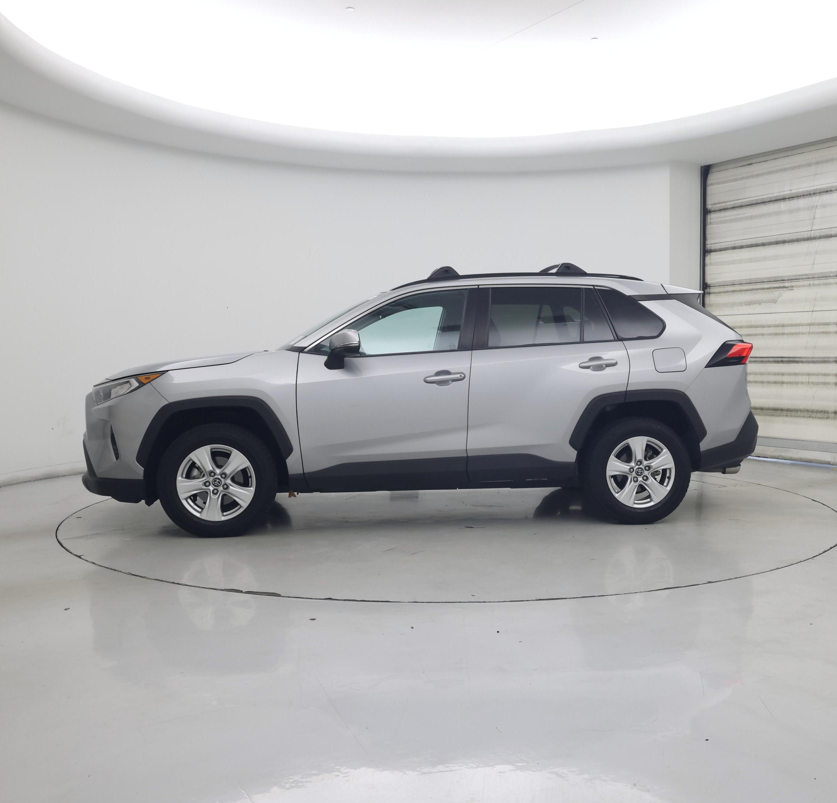 Thumbnail: 2020 Toyota RAV4 - 3