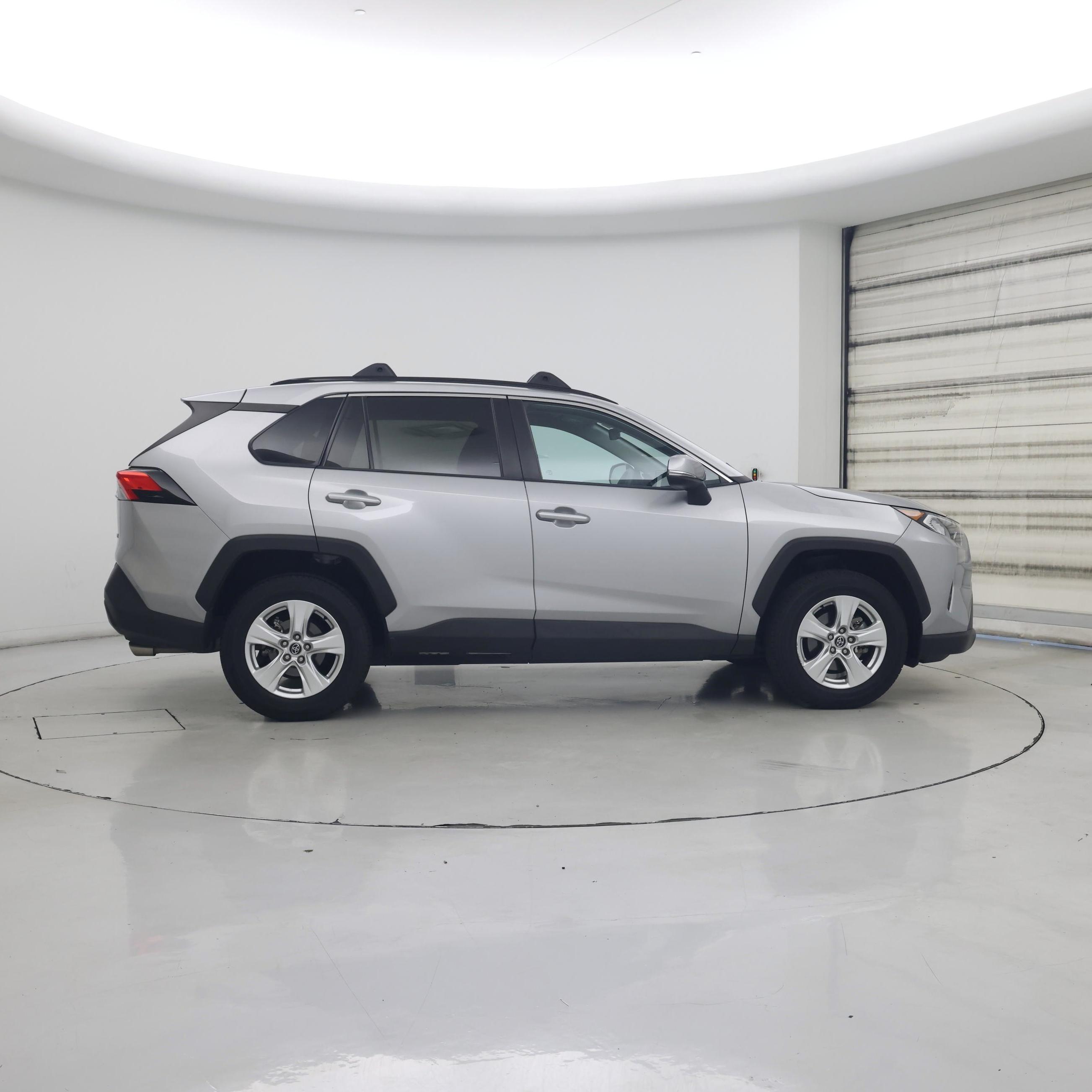 Thumbnail: 2020 Toyota RAV4 - 7