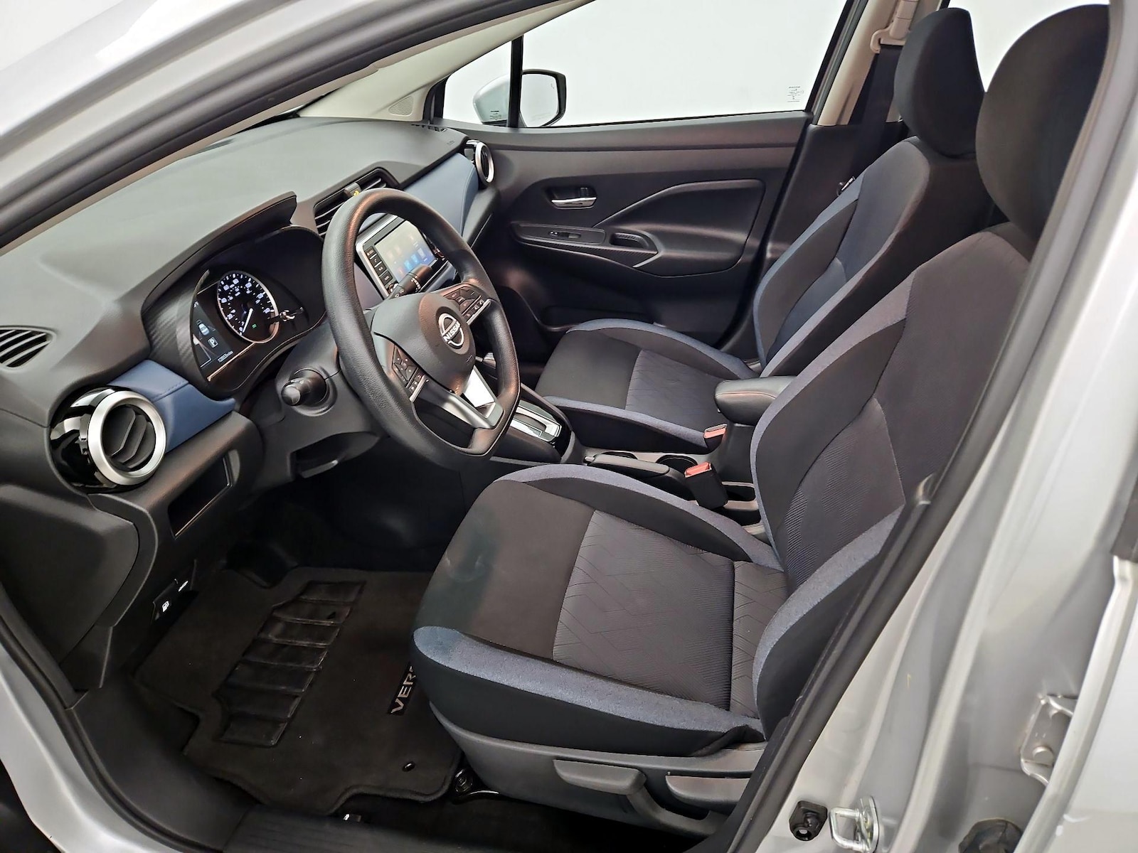 2025 Nissan Versa Sedan SV - Photo 12