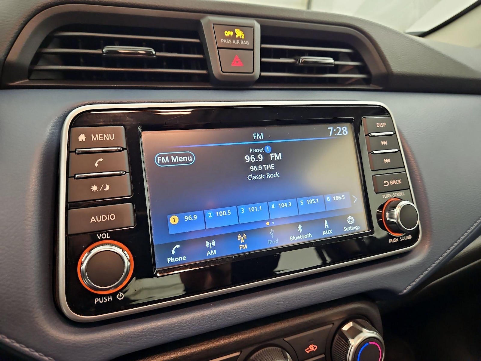 2025 Nissan Versa Sedan SV - Photo 16