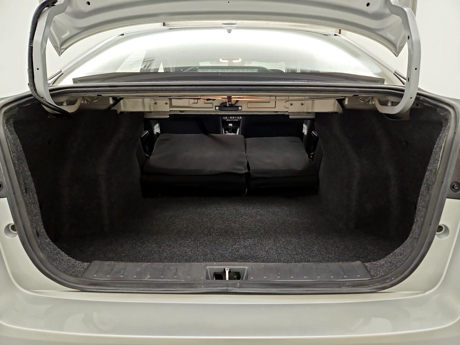 2025 Nissan Versa Sedan SV - Photo 22