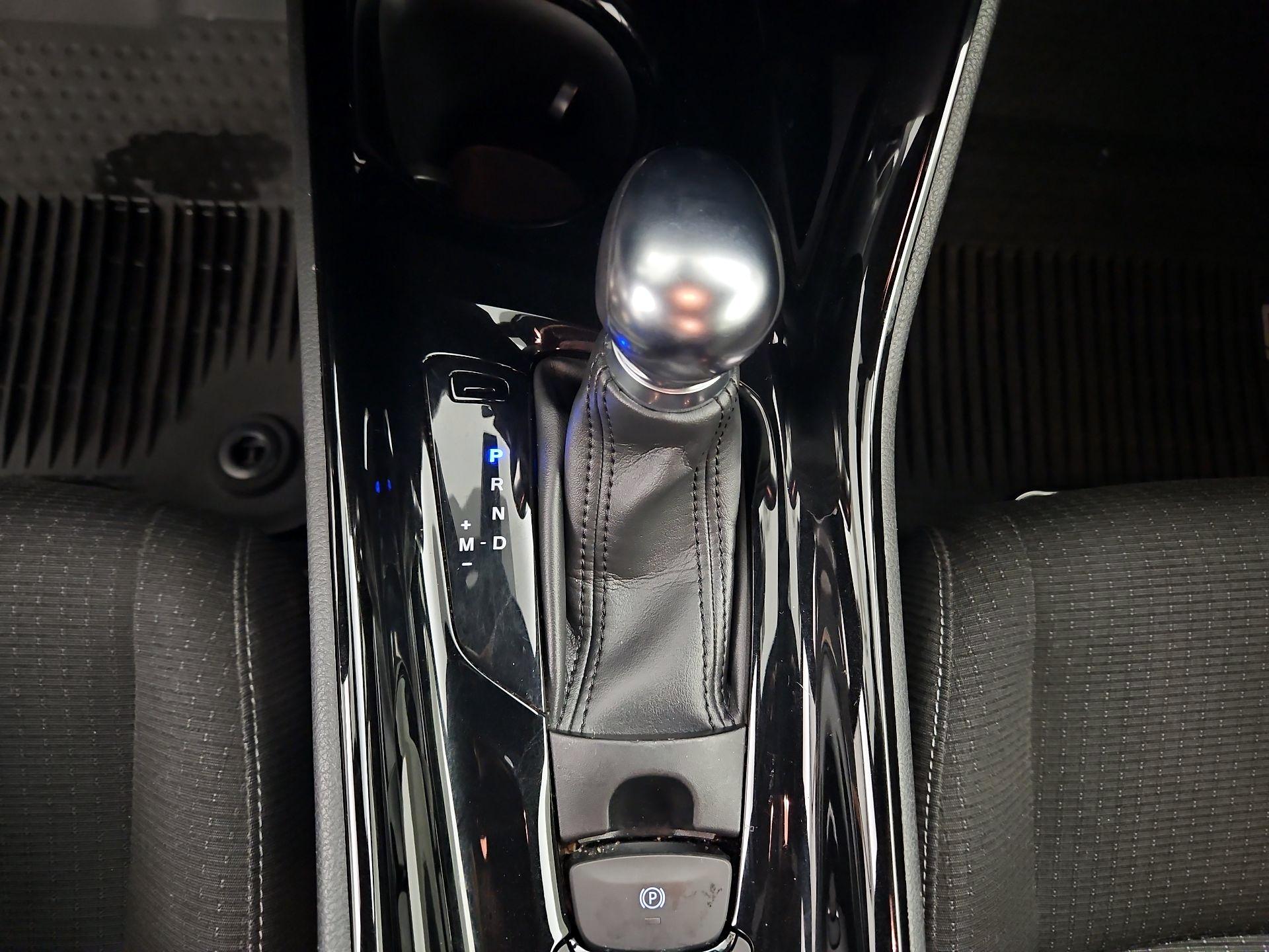 Thumbnail: 2019 Toyota C-HR - 17