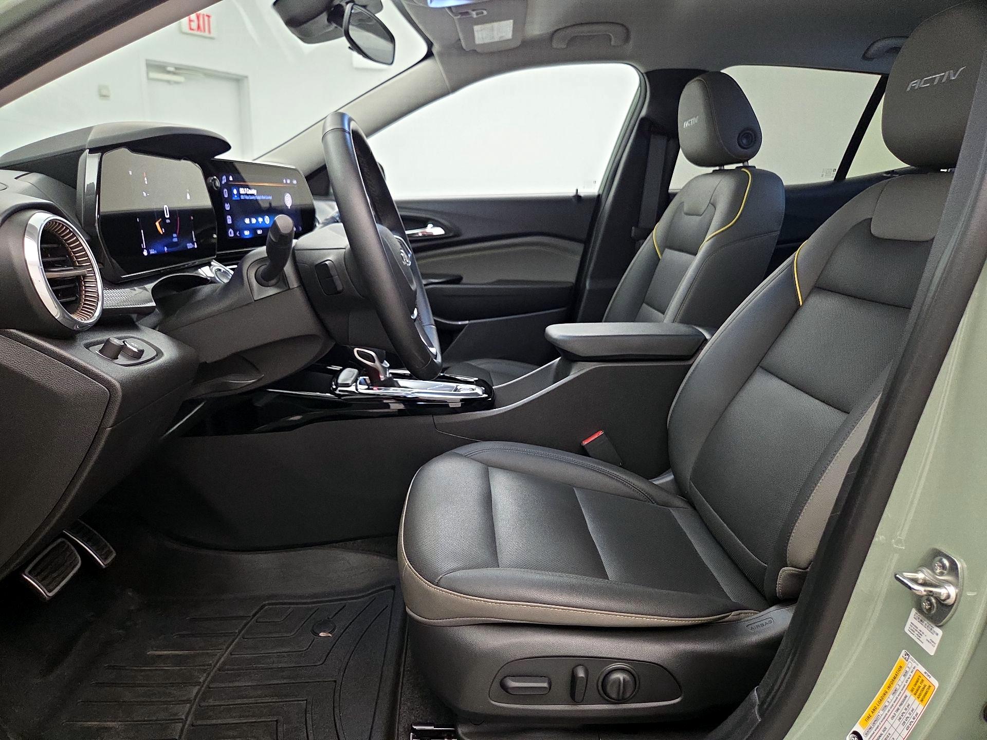 Thumbnail: 2025 Chevrolet Trax - 11