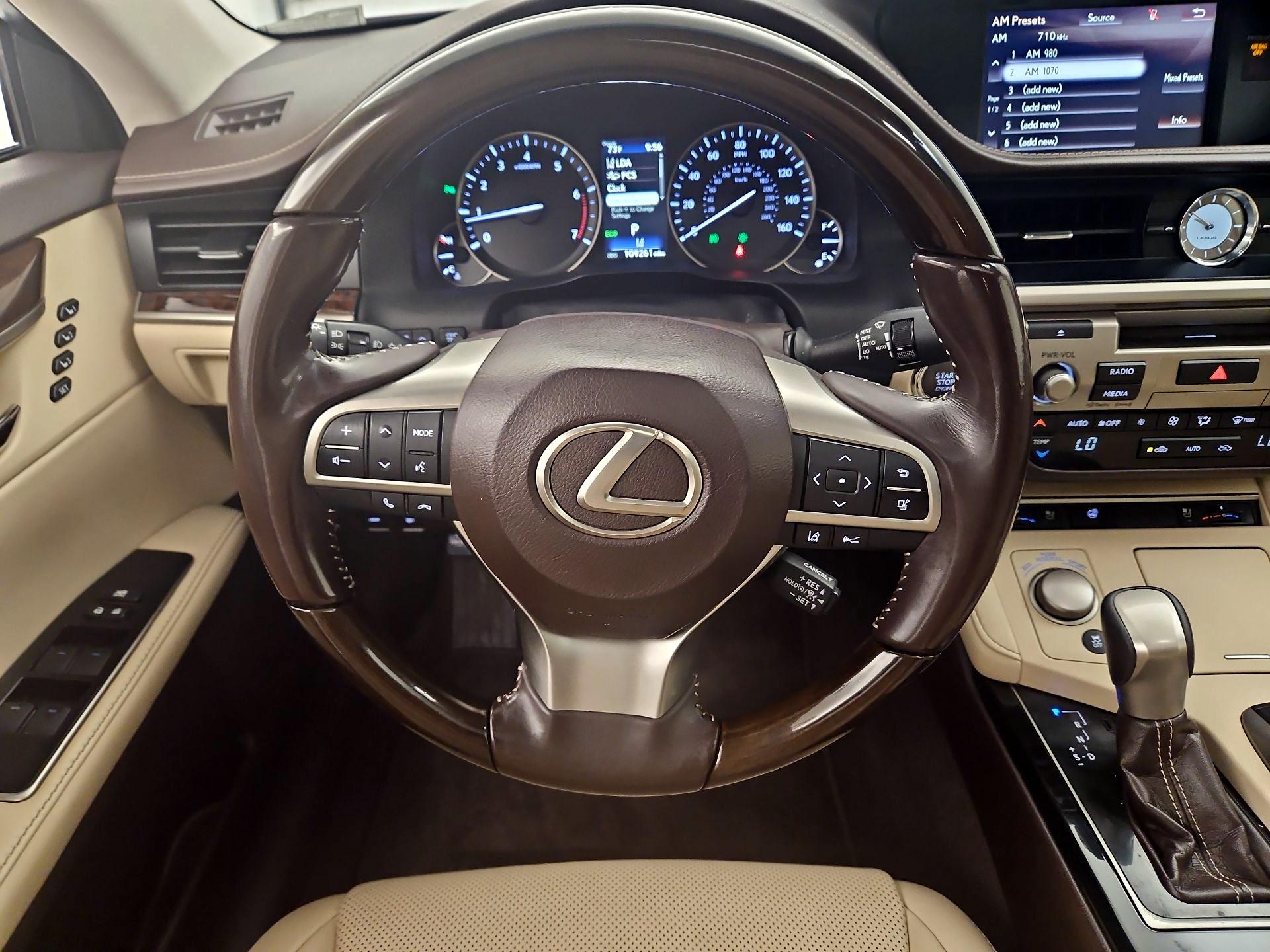 Thumbnail: 2017 Lexus ES - 10