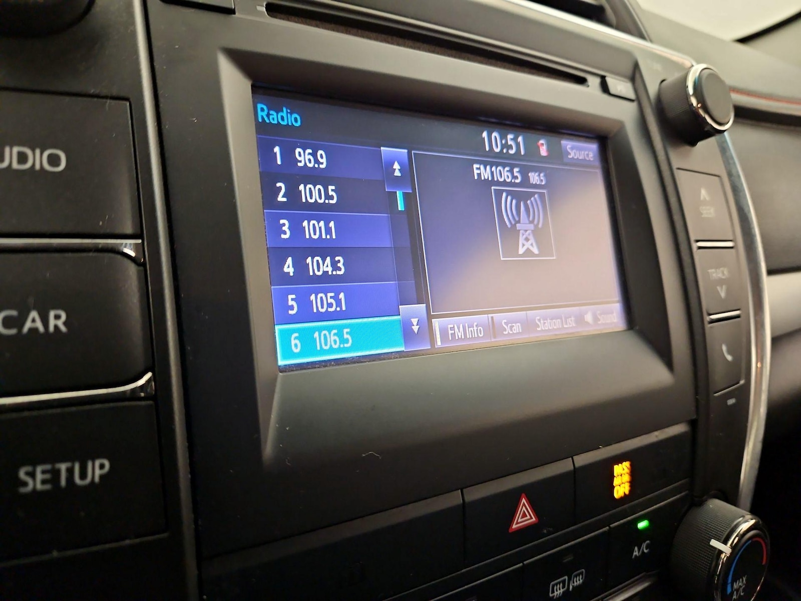 2016 Toyota Camry Special Edition - Photo 16