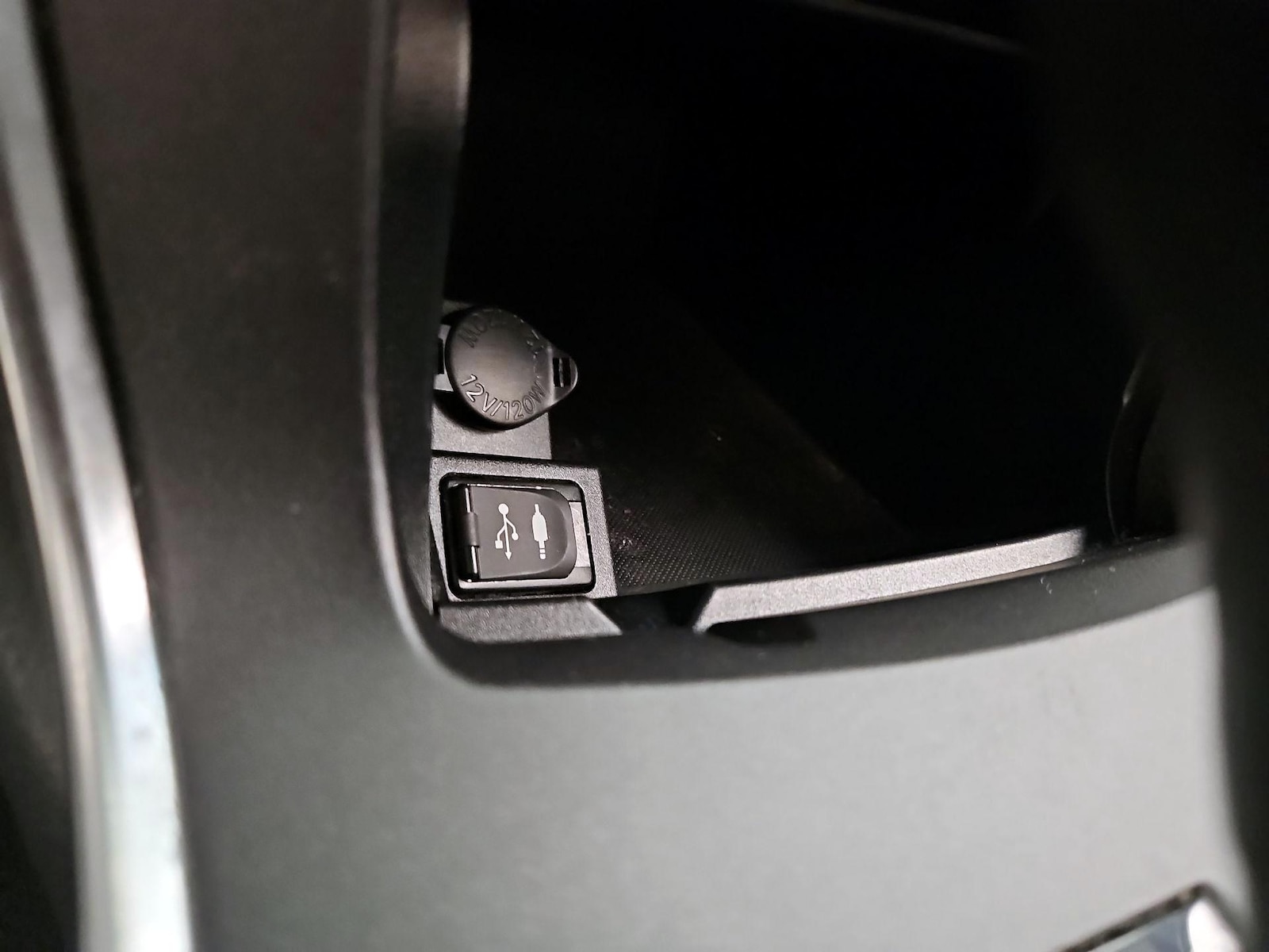 2016 Toyota Camry Special Edition - Photo 19