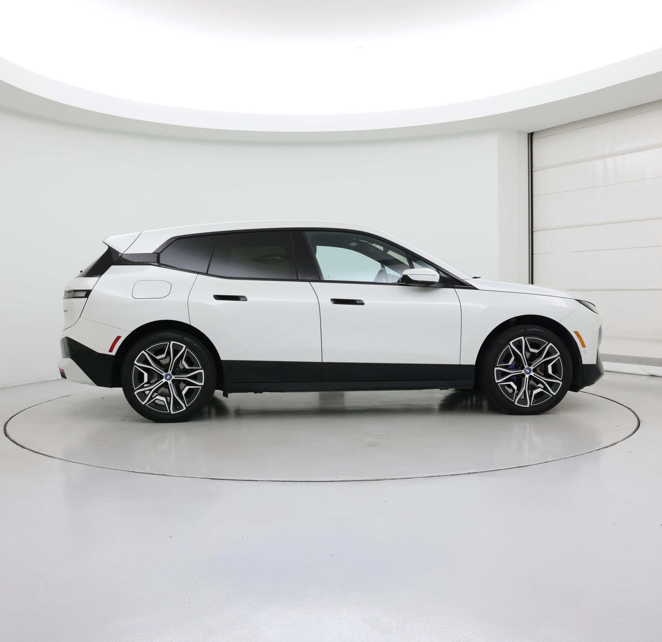 Thumbnail: 2023 BMW iX - 7