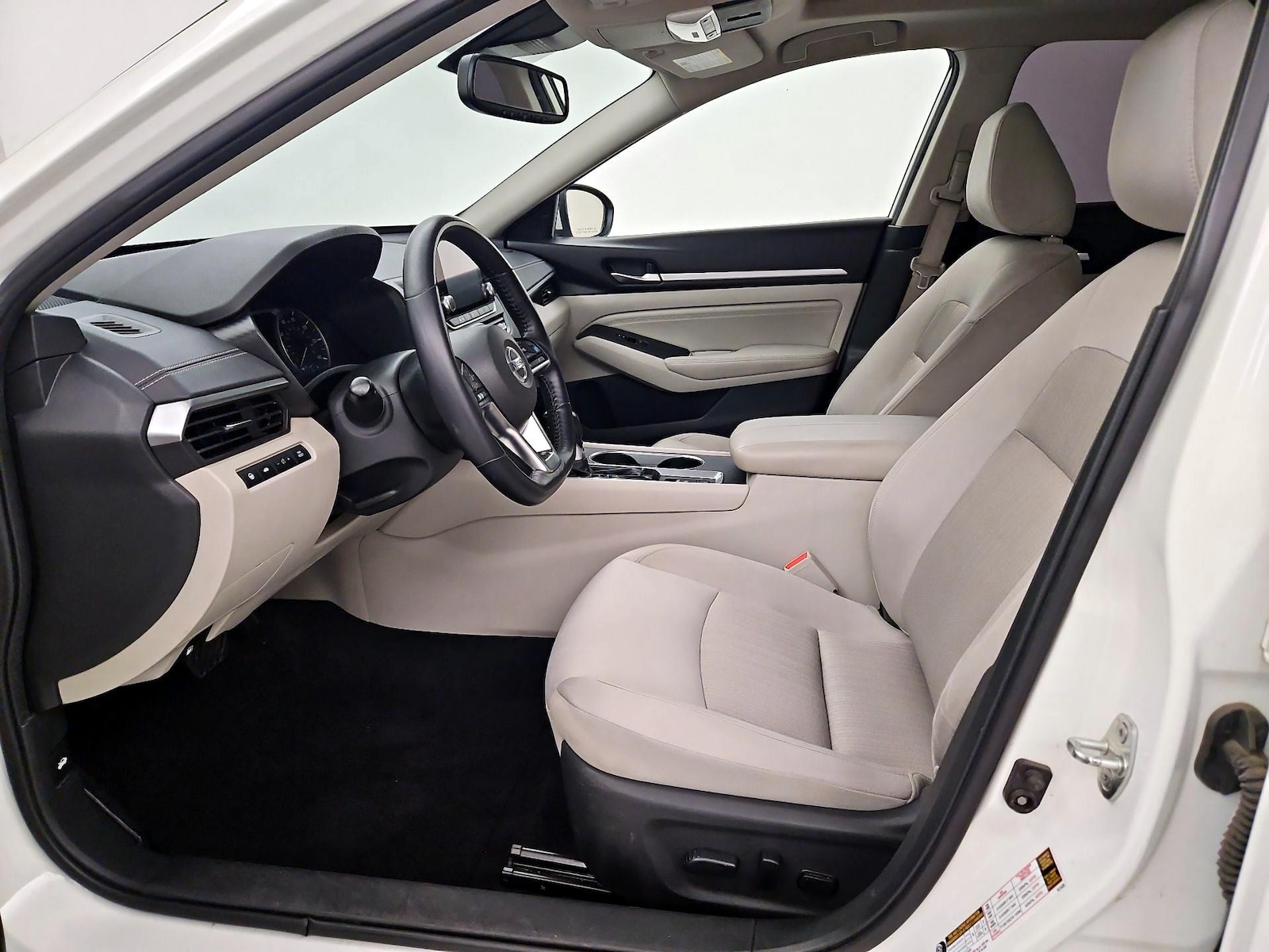 2019 Nissan Altima SV - Photo 12