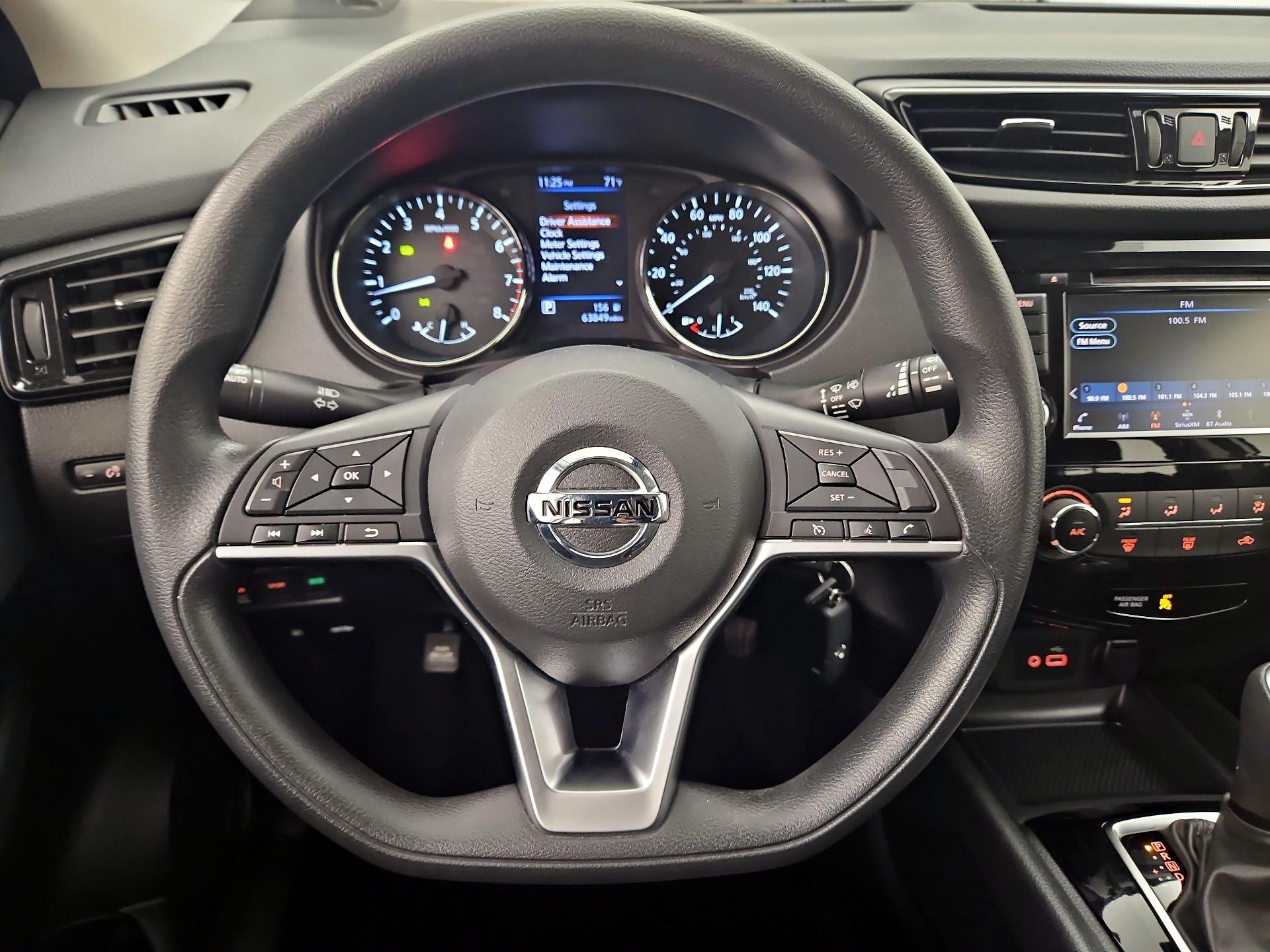 Thumbnail: 2021 Nissan Rogue Sport - 10