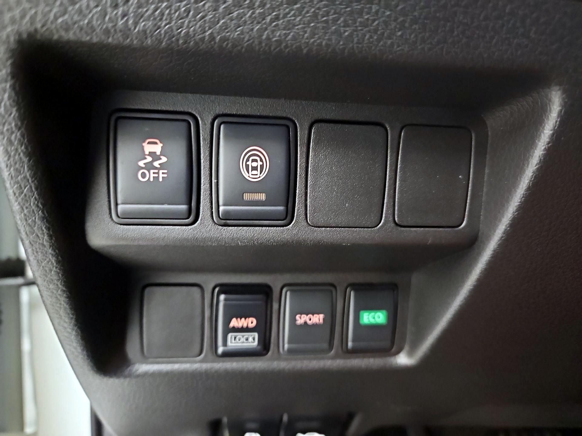 Thumbnail: 2021 Nissan Rogue Sport - 13