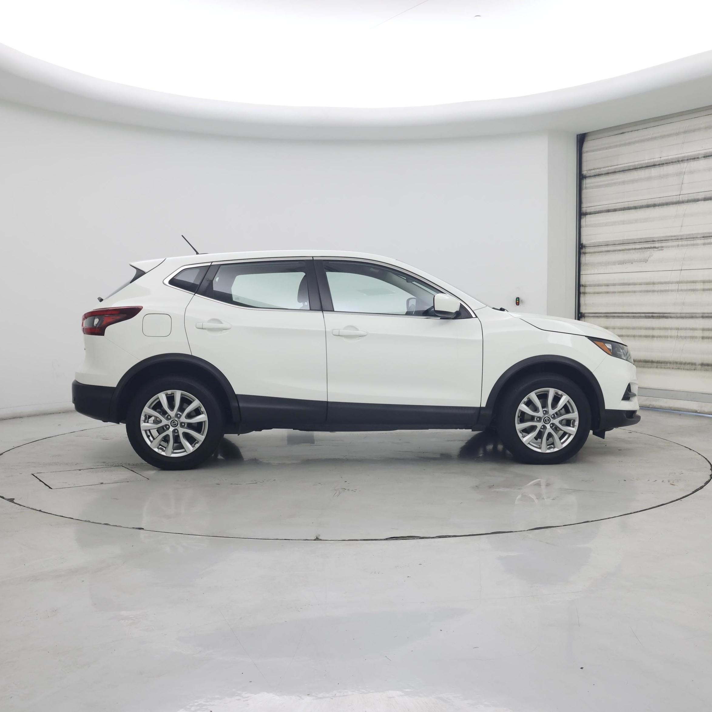 Thumbnail: 2021 Nissan Rogue Sport - 7
