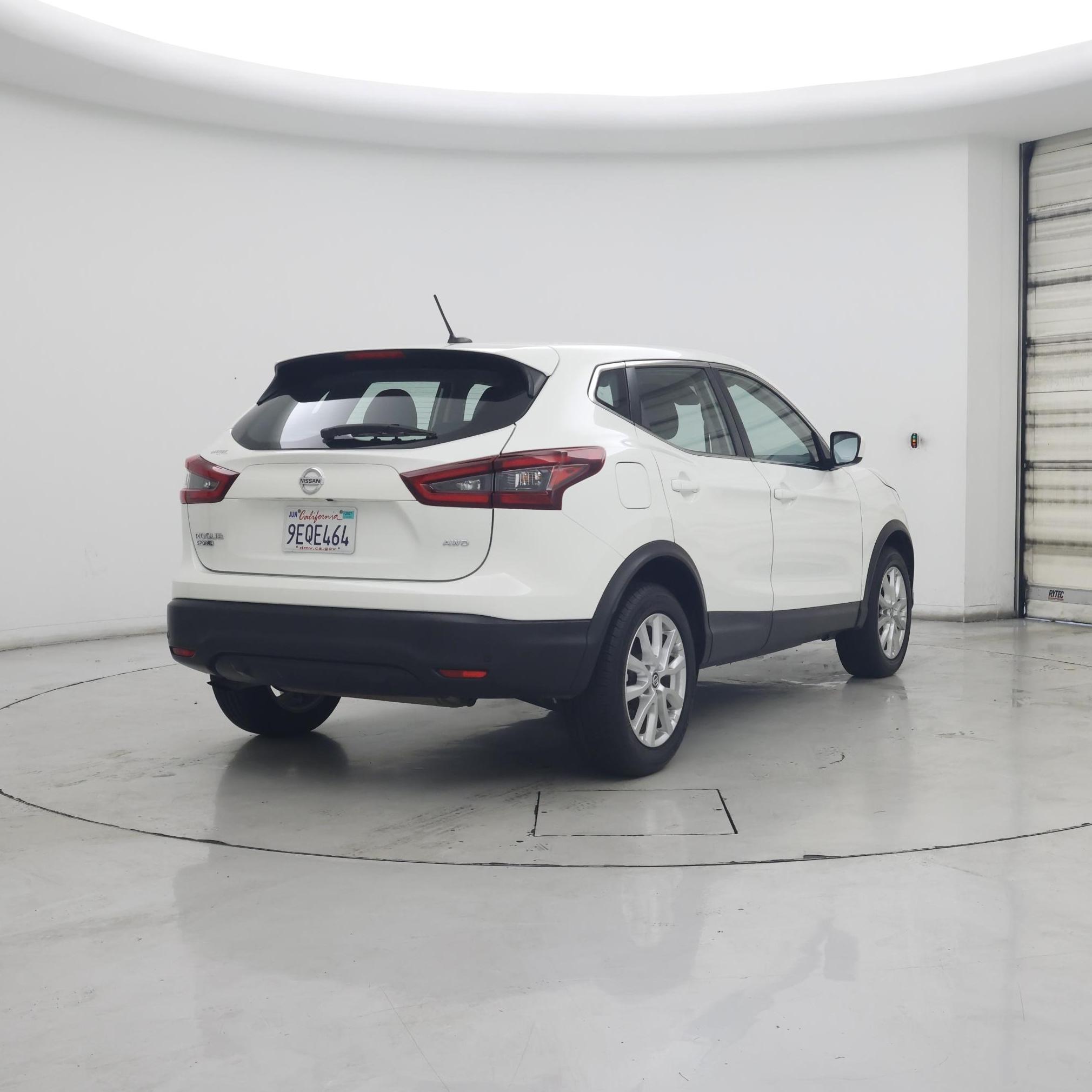Thumbnail: 2021 Nissan Rogue Sport - 8
