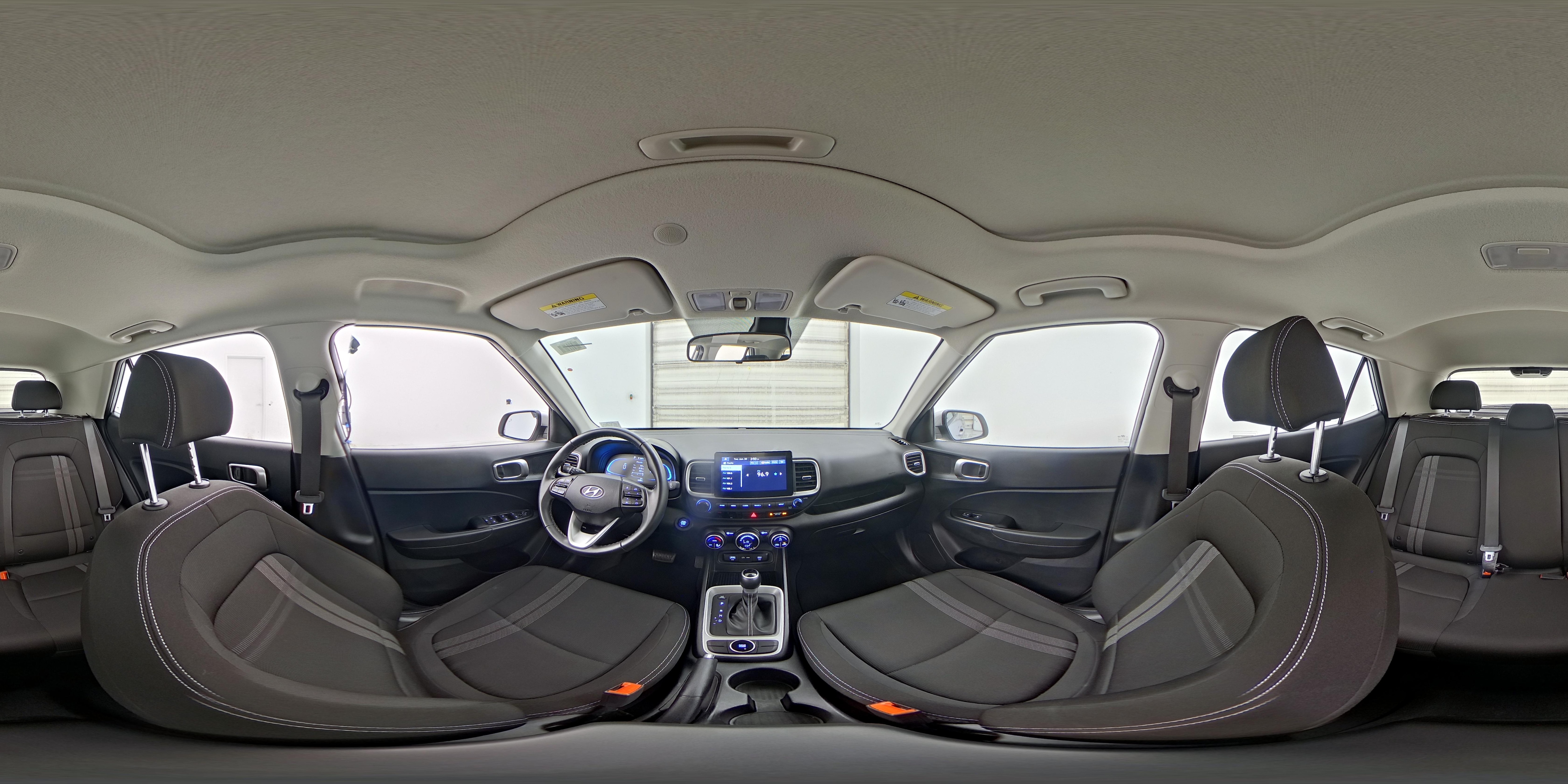 2025 Hyundai Venue SEL - Photo 16