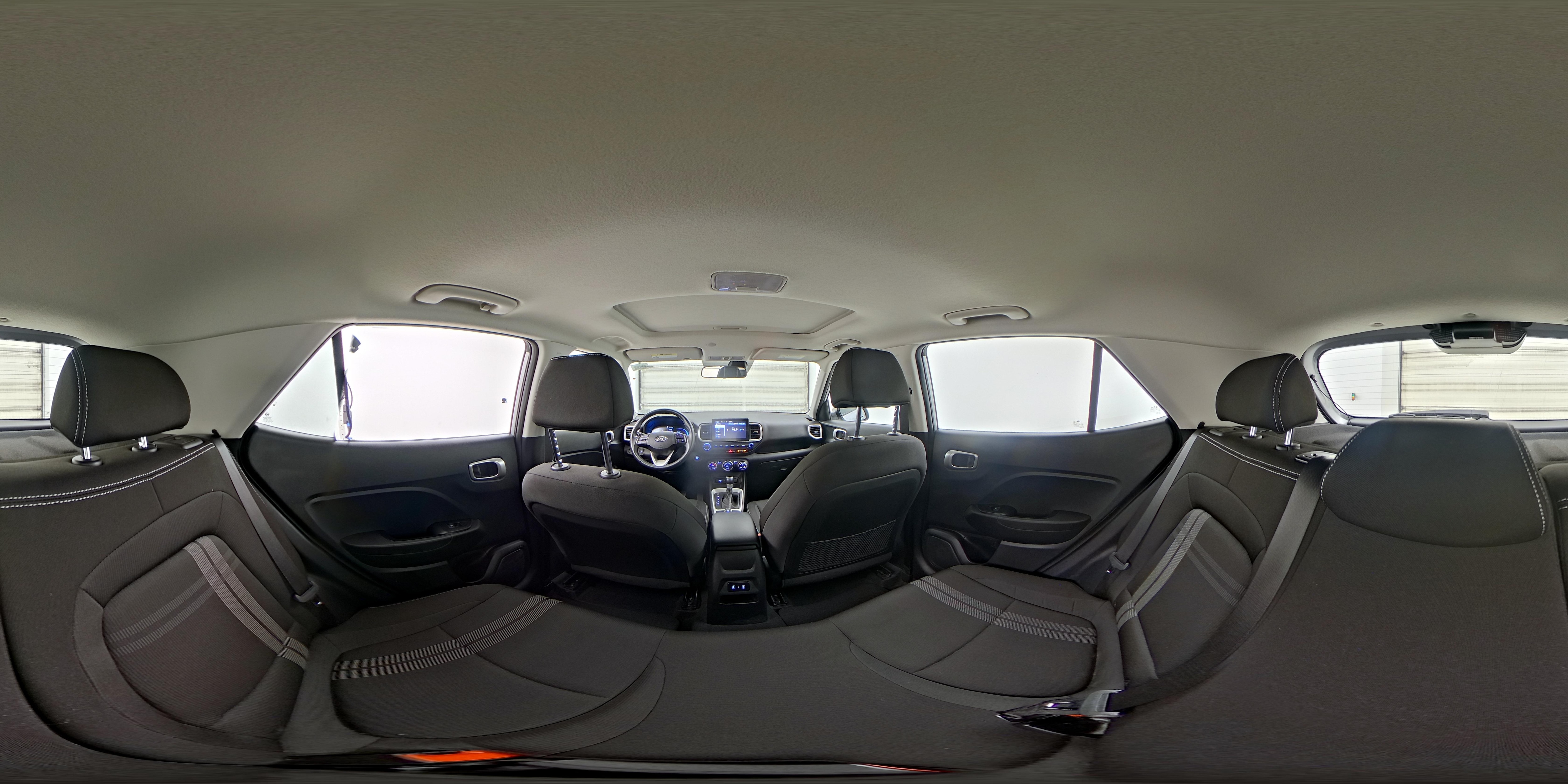 2025 Hyundai Venue SEL - Photo 17