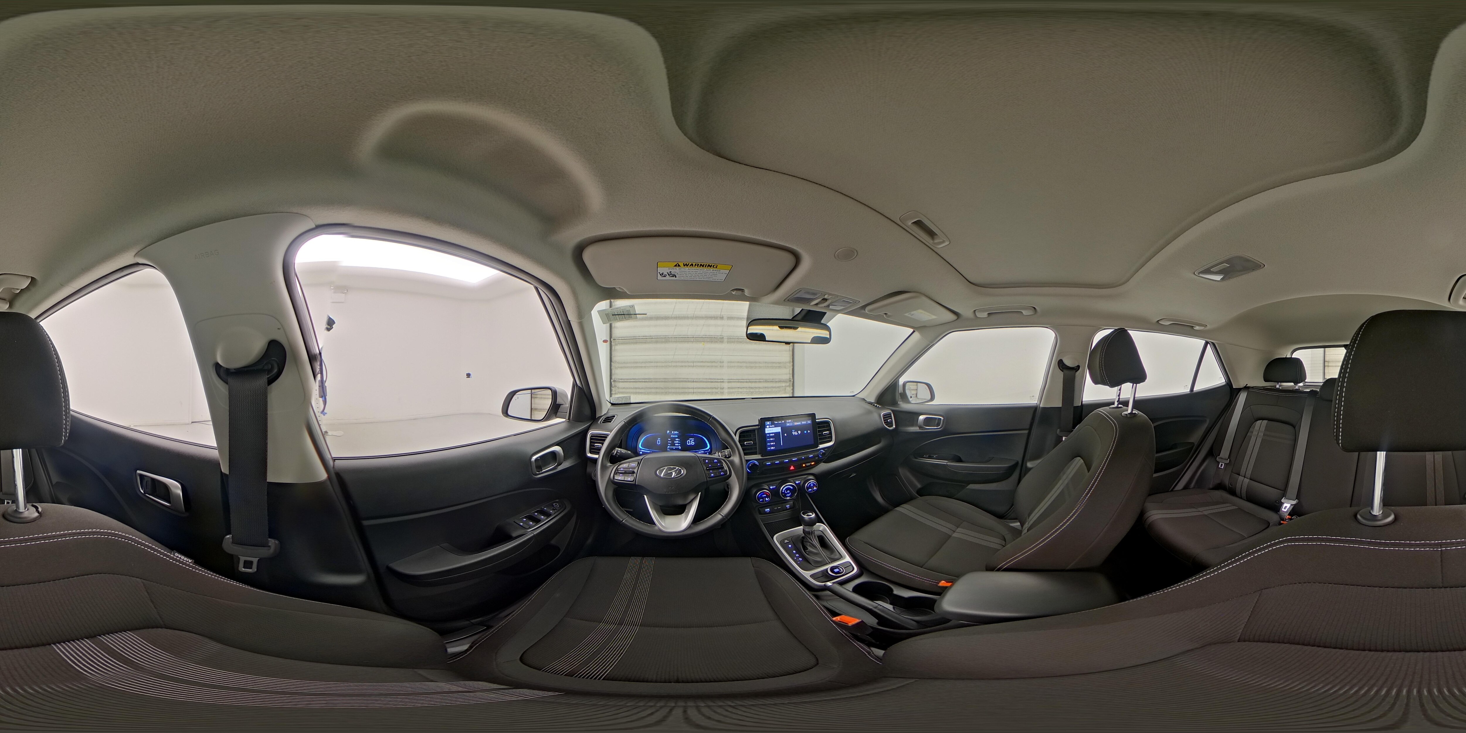 2025 Hyundai Venue SEL - Photo 18