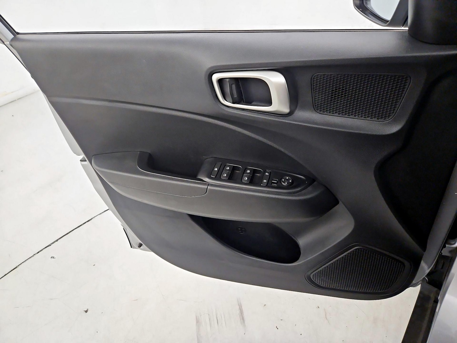 2025 Hyundai Venue SEL - Photo 4