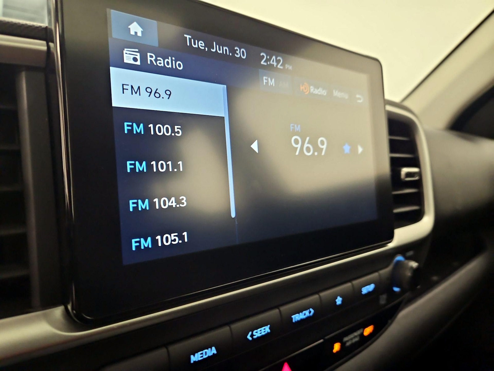 2025 Hyundai Venue SEL - Photo 7