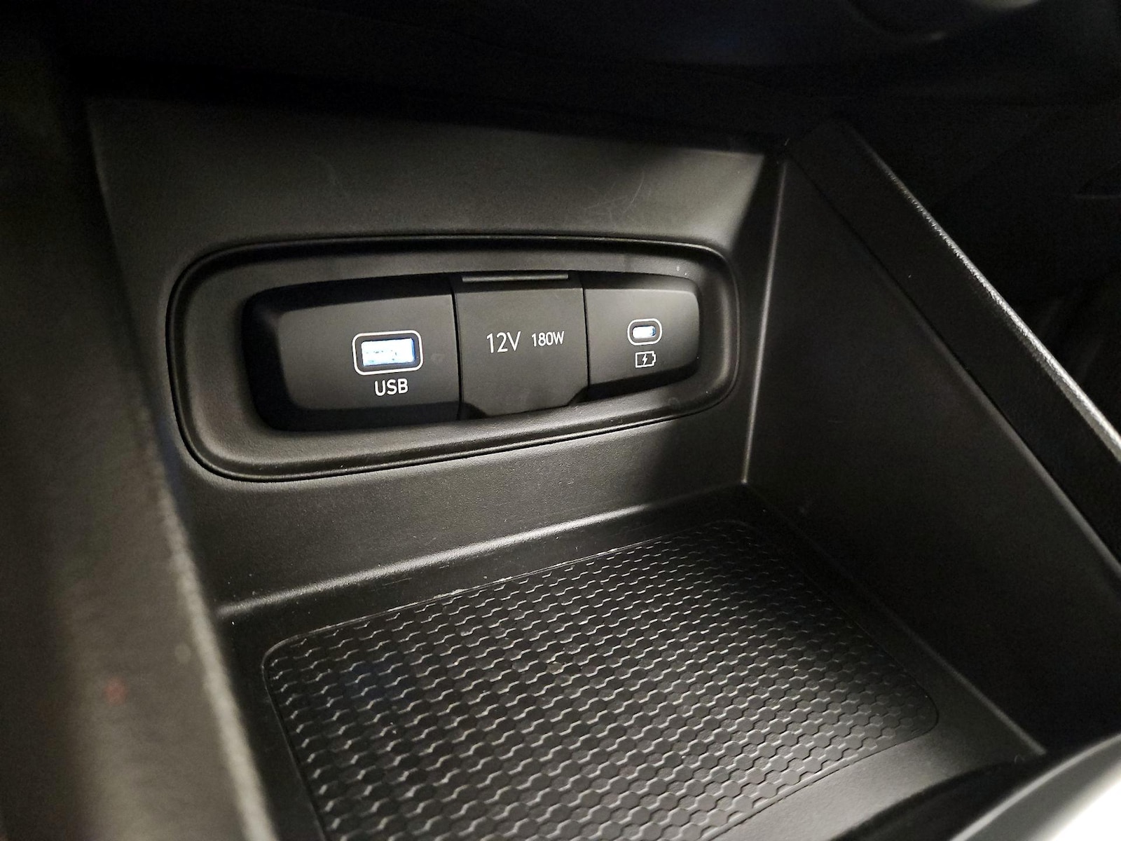 2025 Hyundai Venue SEL - Photo 10