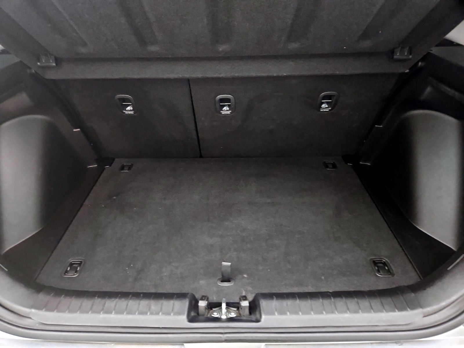 2025 Hyundai Venue SEL - Photo 13
