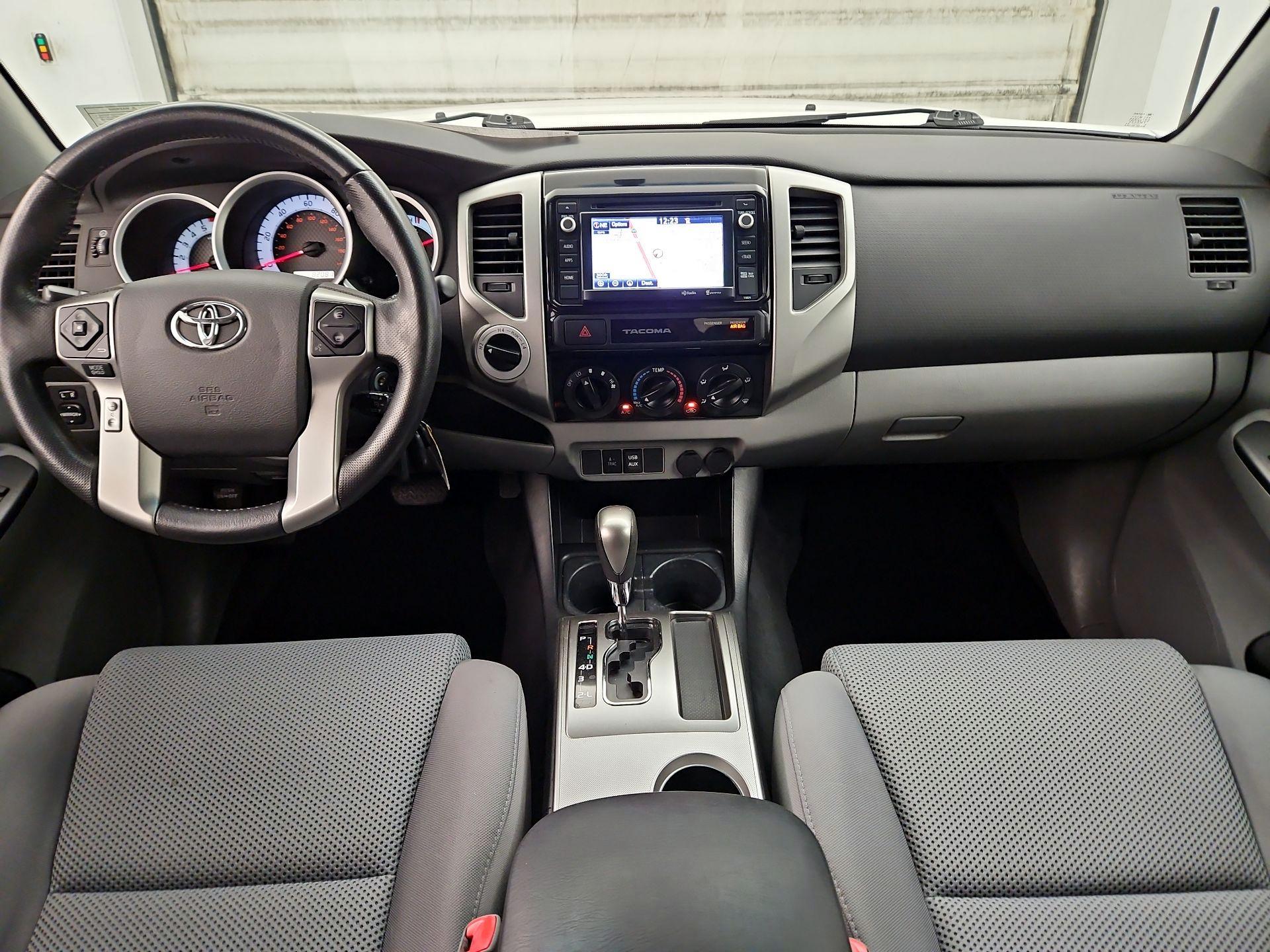 Thumbnail: 2015 Toyota Tacoma - 9