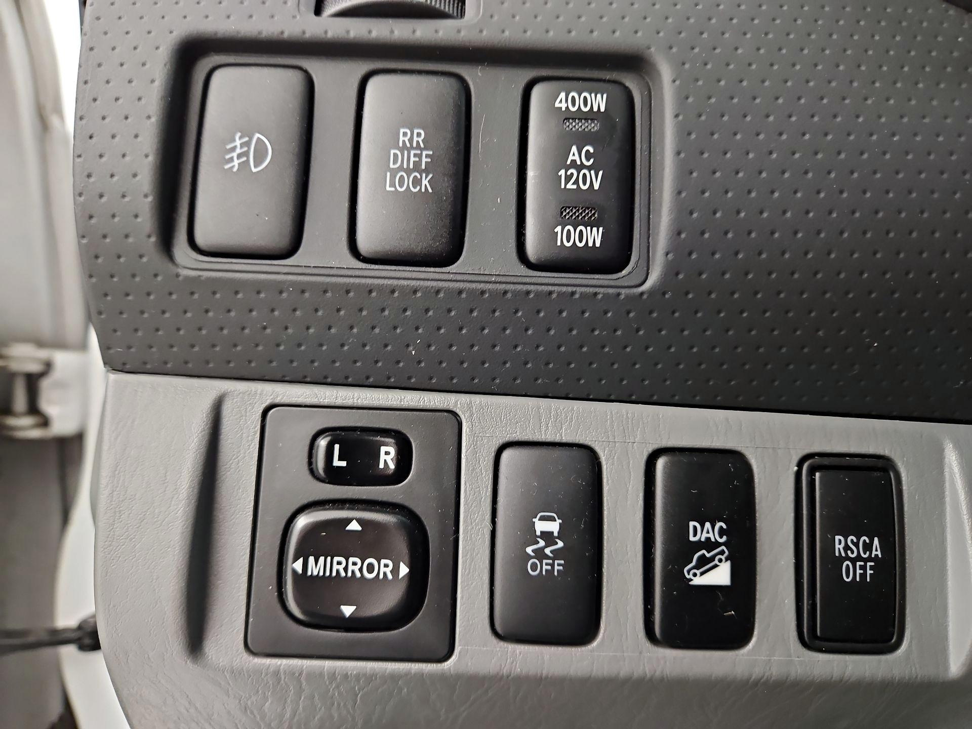 Thumbnail: 2015 Toyota Tacoma - 13