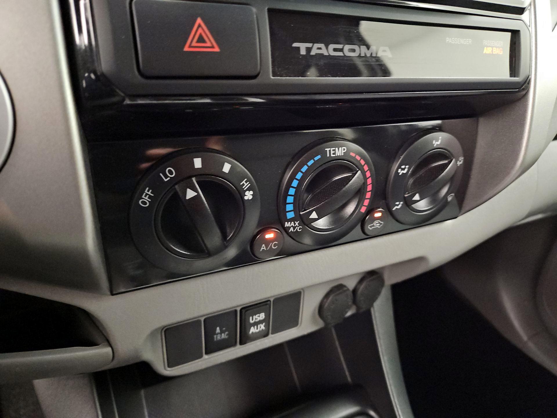 Thumbnail: 2015 Toyota Tacoma - 17